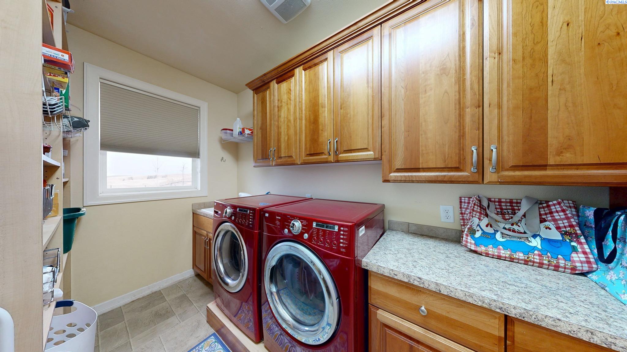 635 SW Sundance Ct.