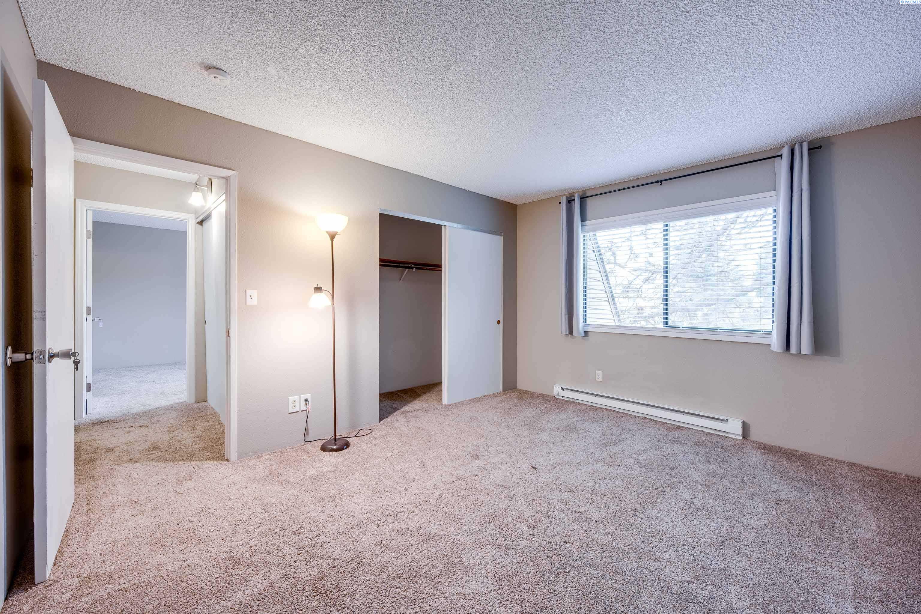 600 SW Crestview St #2