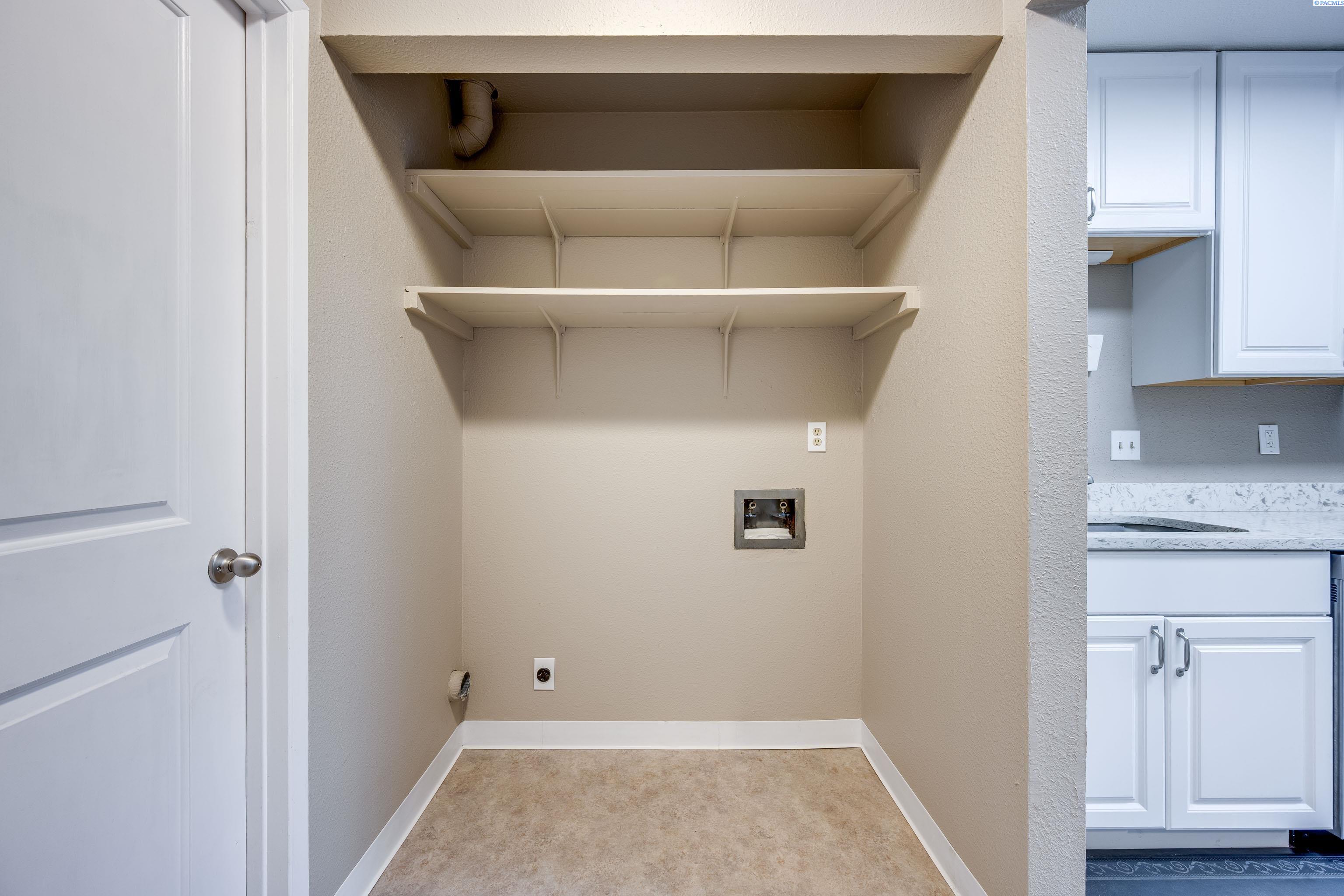 600 SW Crestview St #2