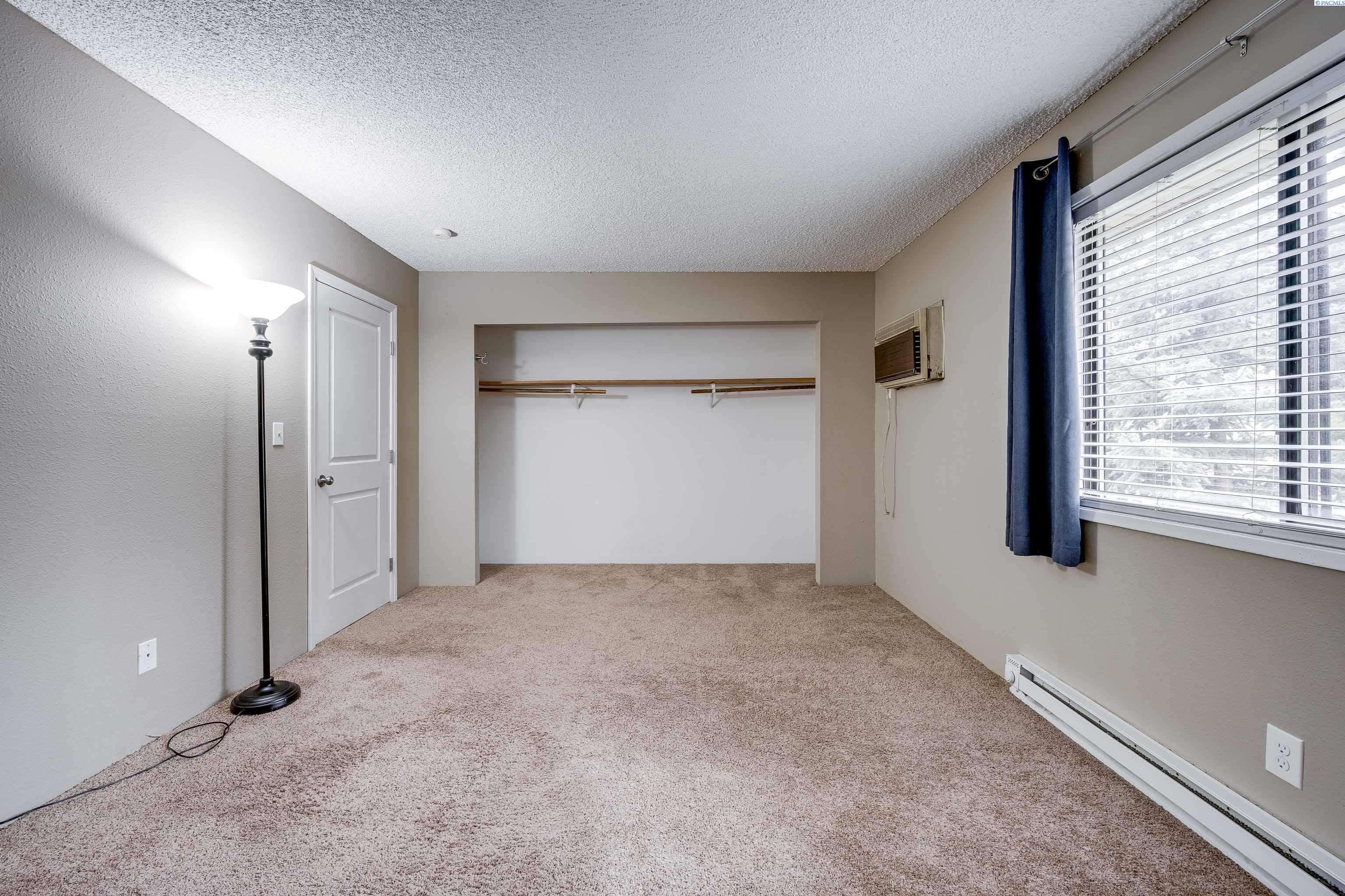 600 SW Crestview St #2