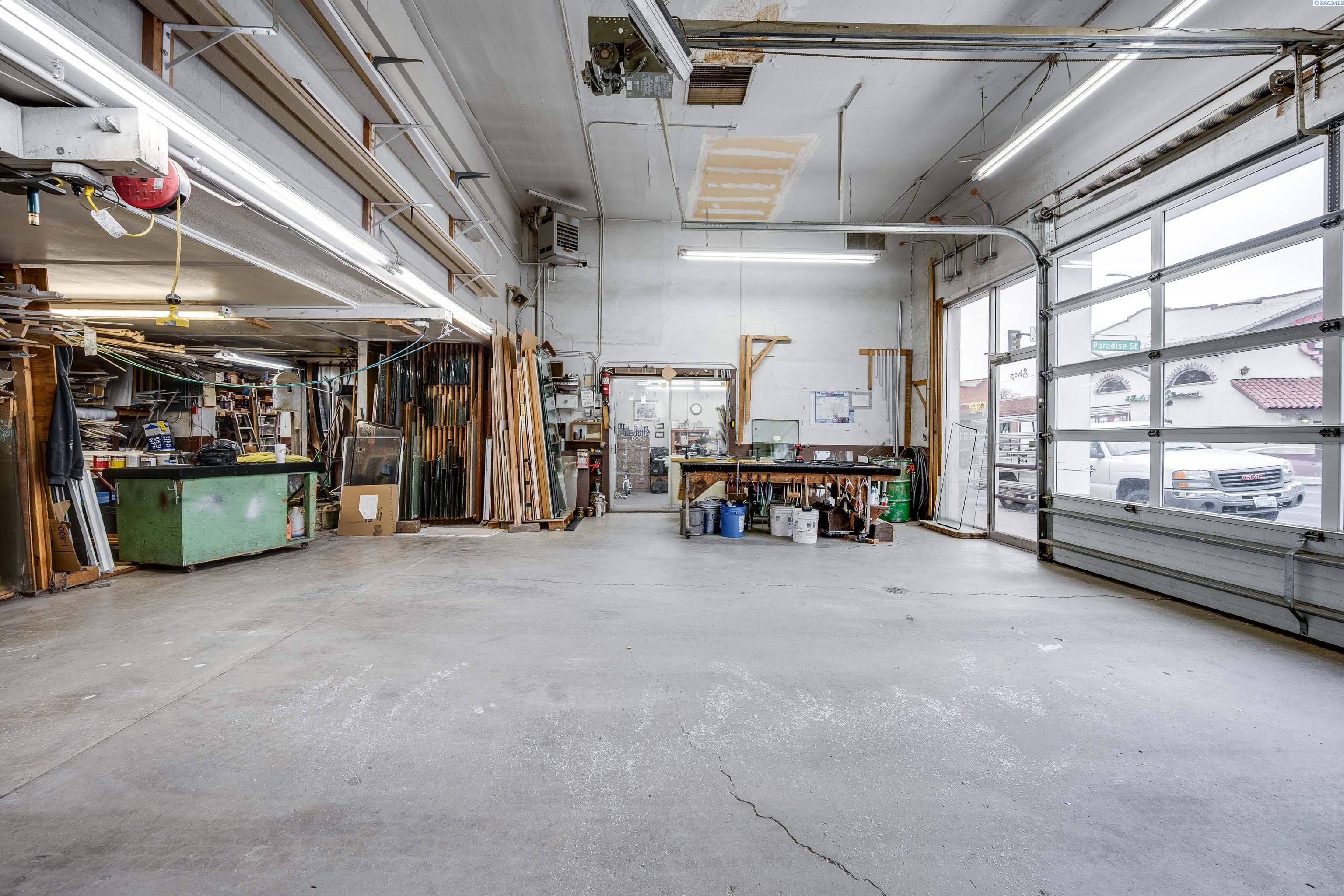 195 S Grand Ave Unit: Sim's Glass Longtime Pullman Business & Location