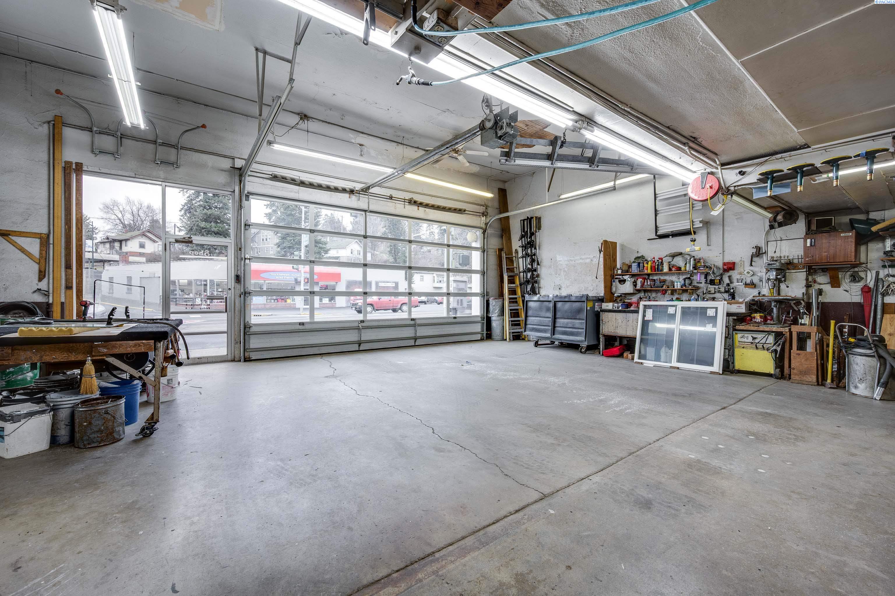 195 S Grand Ave Unit: Sim's Glass Longtime Pullman Business & Location