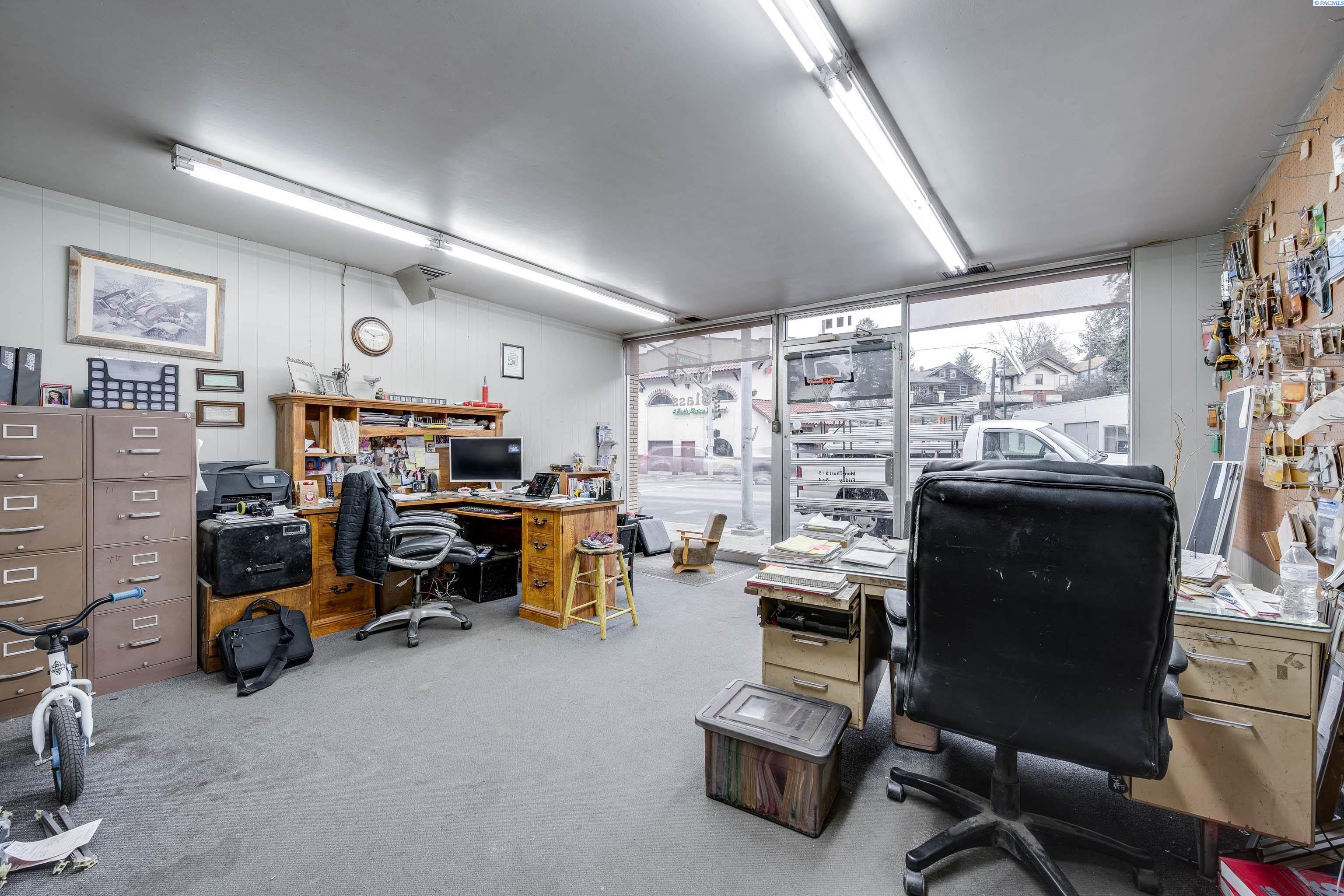 195 S Grand Ave Unit: Sim's Glass Longtime Pullman Business & Location