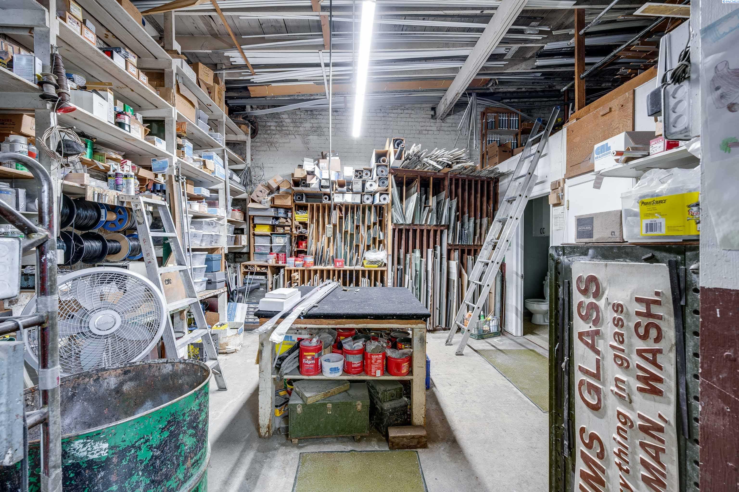 195 S Grand Ave Unit: Sim's Glass Longtime Pullman Business & Location