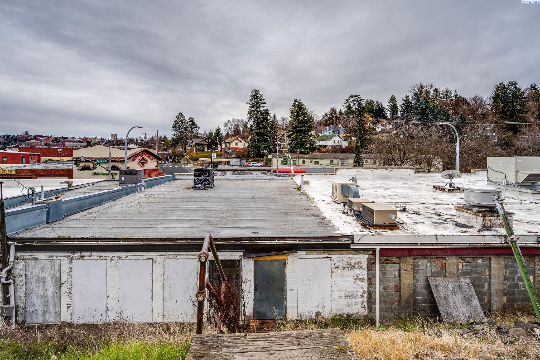 195 S Grand Ave Unit: Sim's Glass Longtime Pullman Business & Location