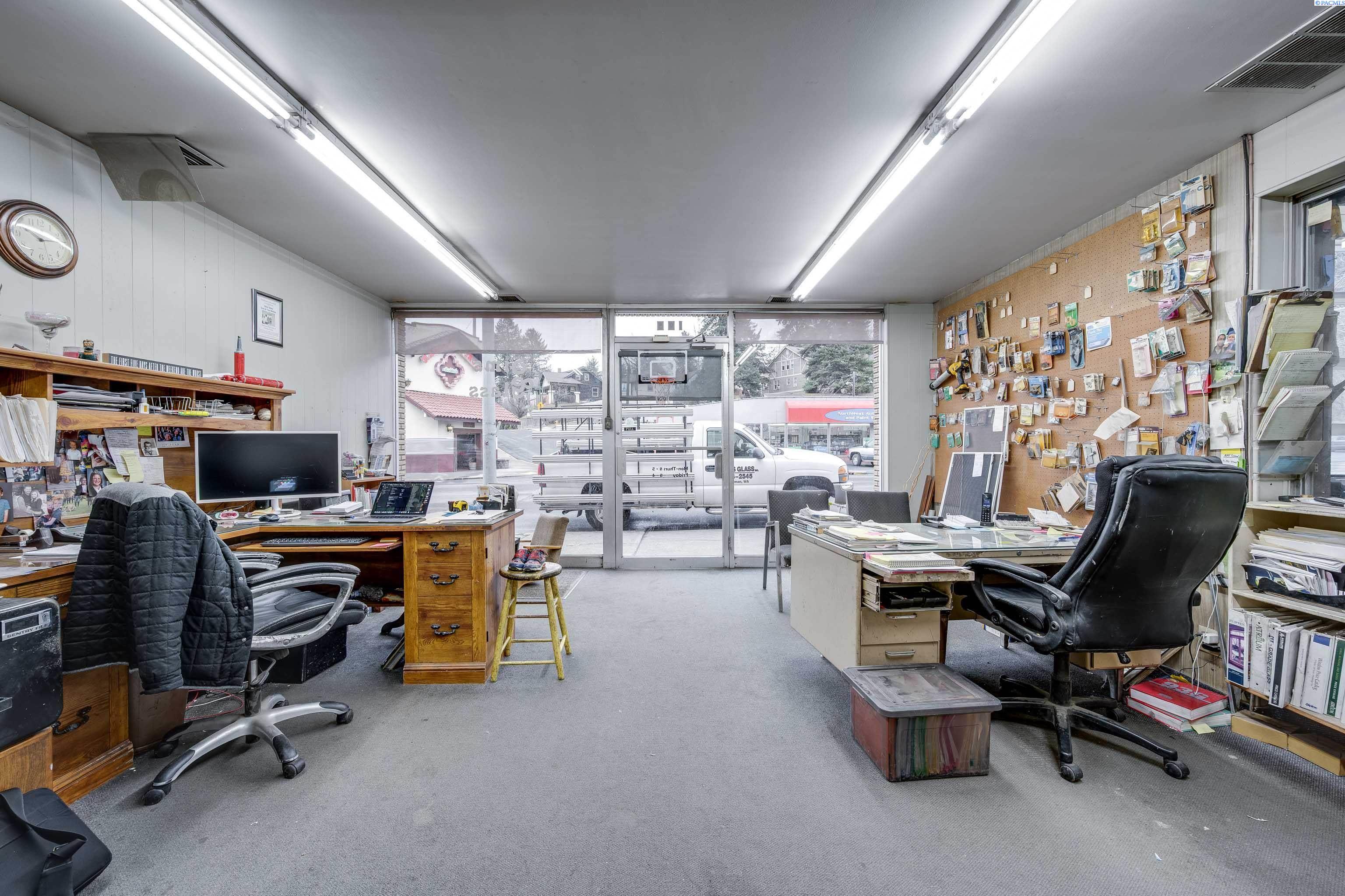 195 S Grand Ave Unit: Sim's Glass Longtime Pullman Business & Location