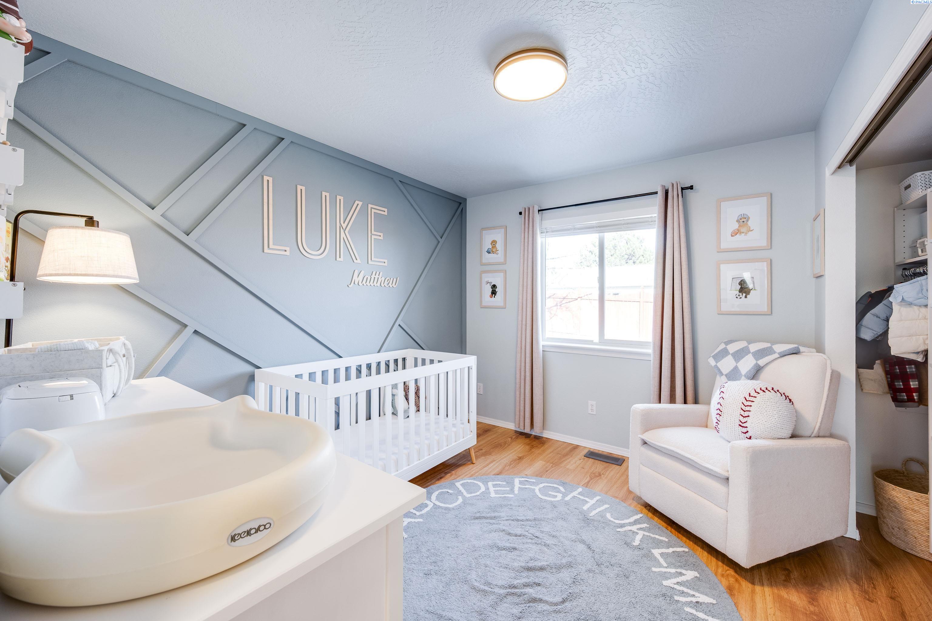 380 NW Terre View Dr