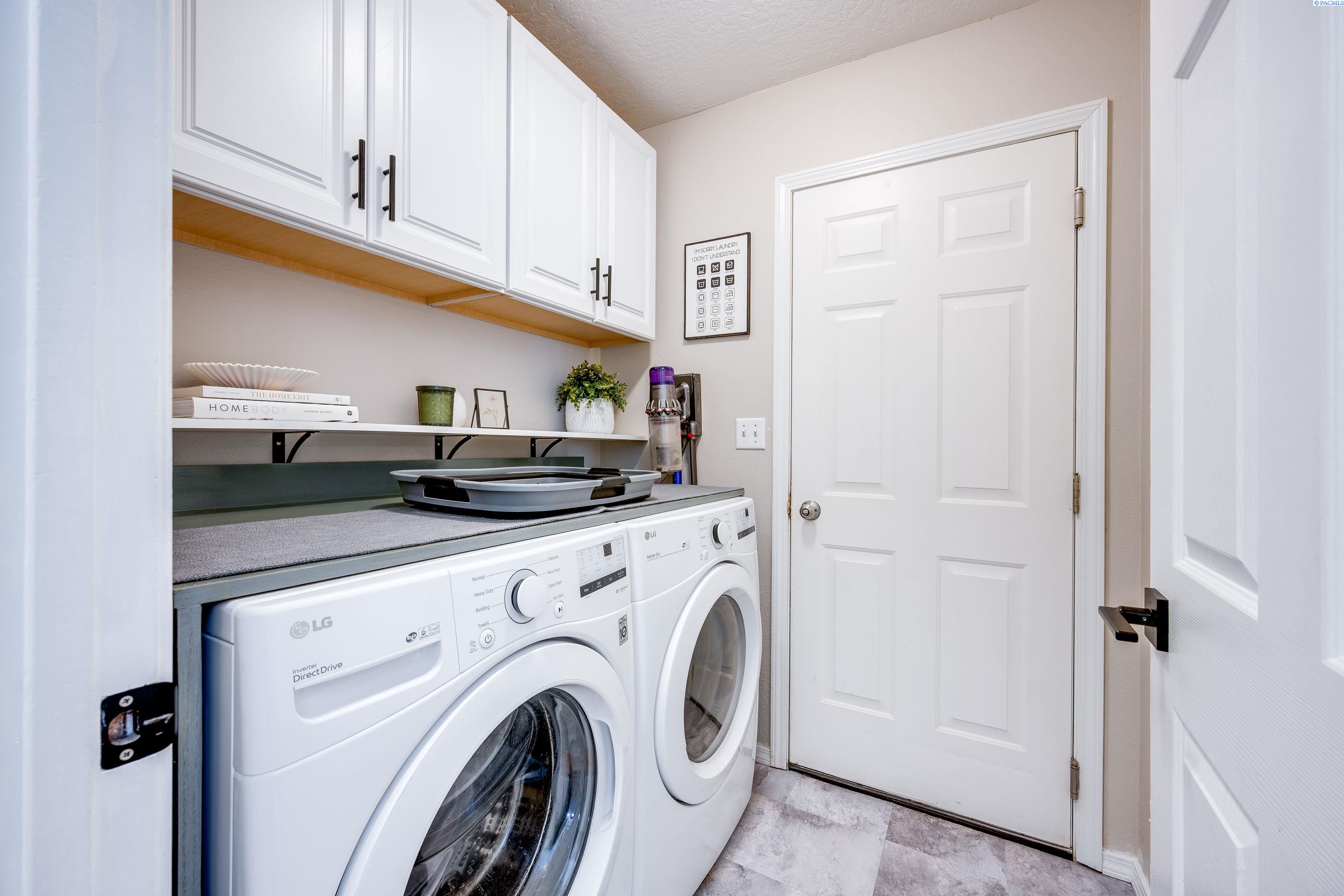 380 NW Terre View Dr