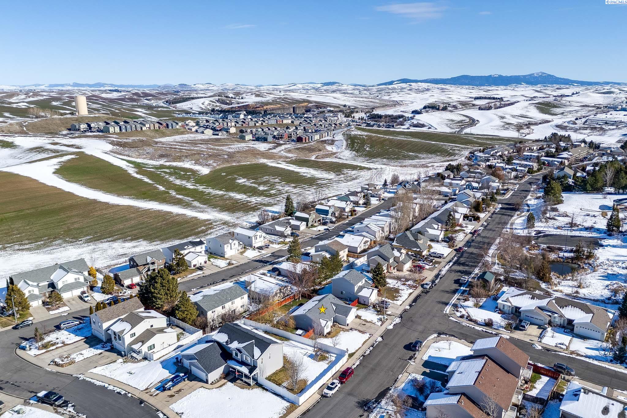 380 NW Terre View Dr