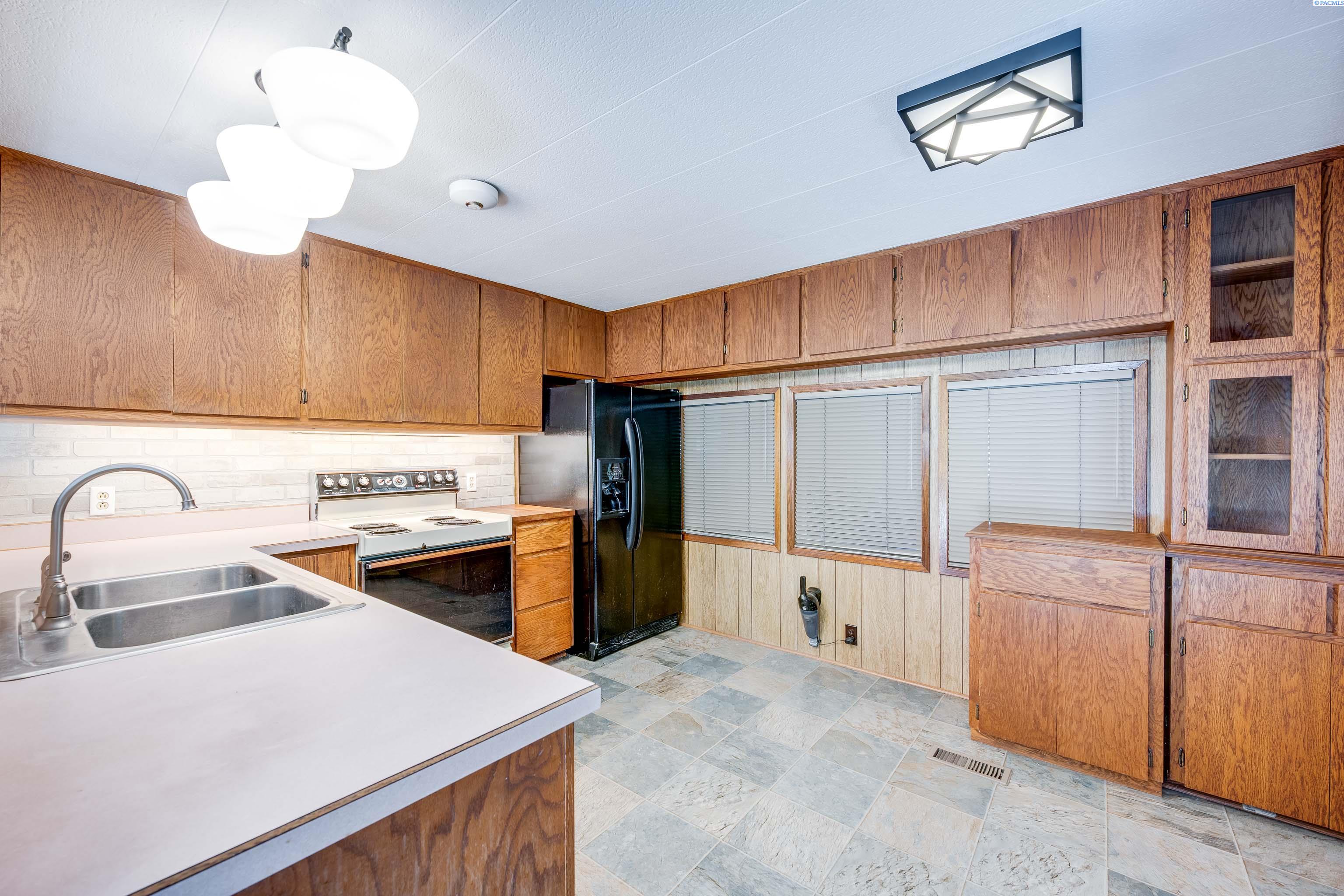 605 NW Fisk Street #42