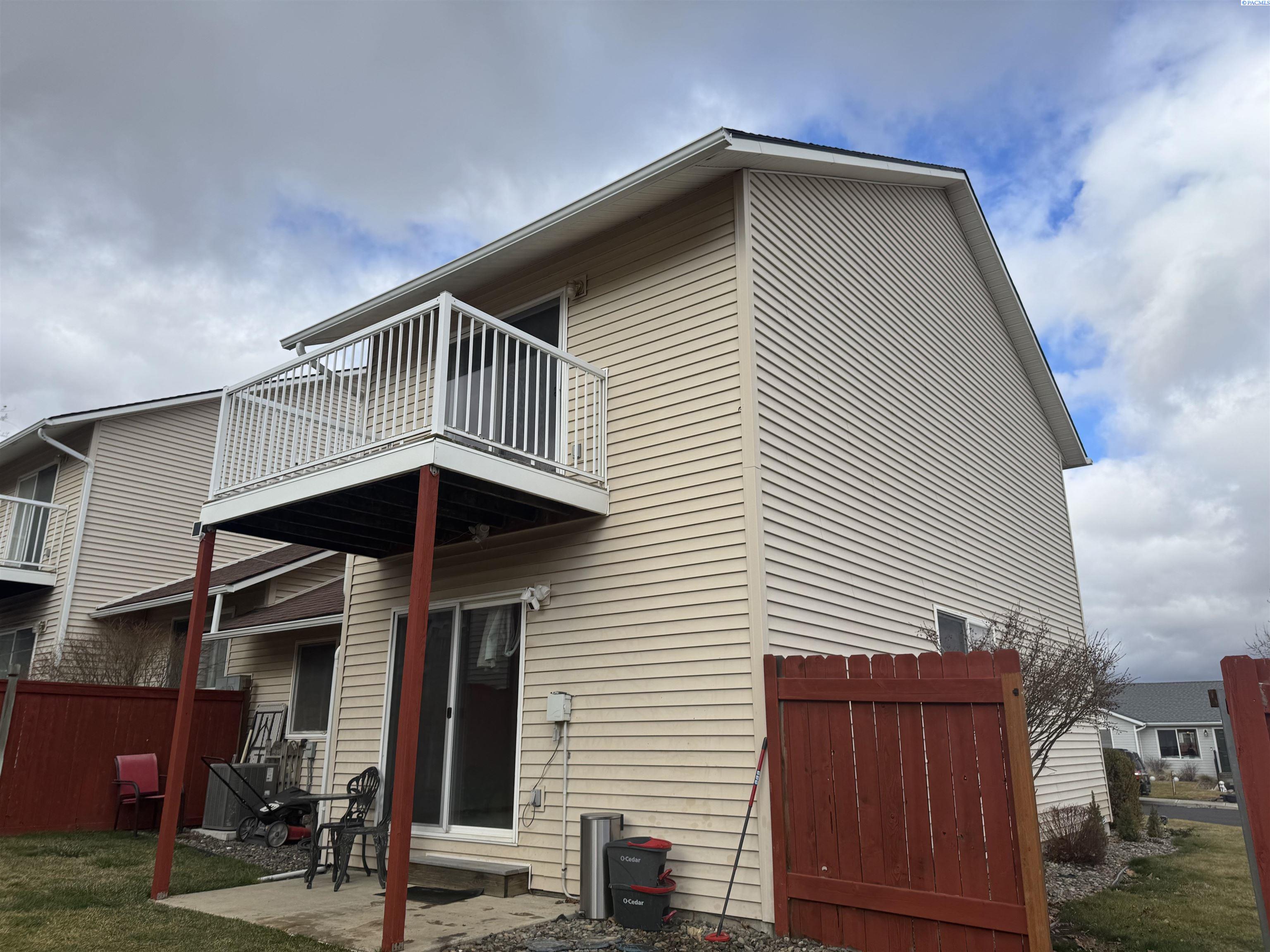 405 NW Terre View Dr