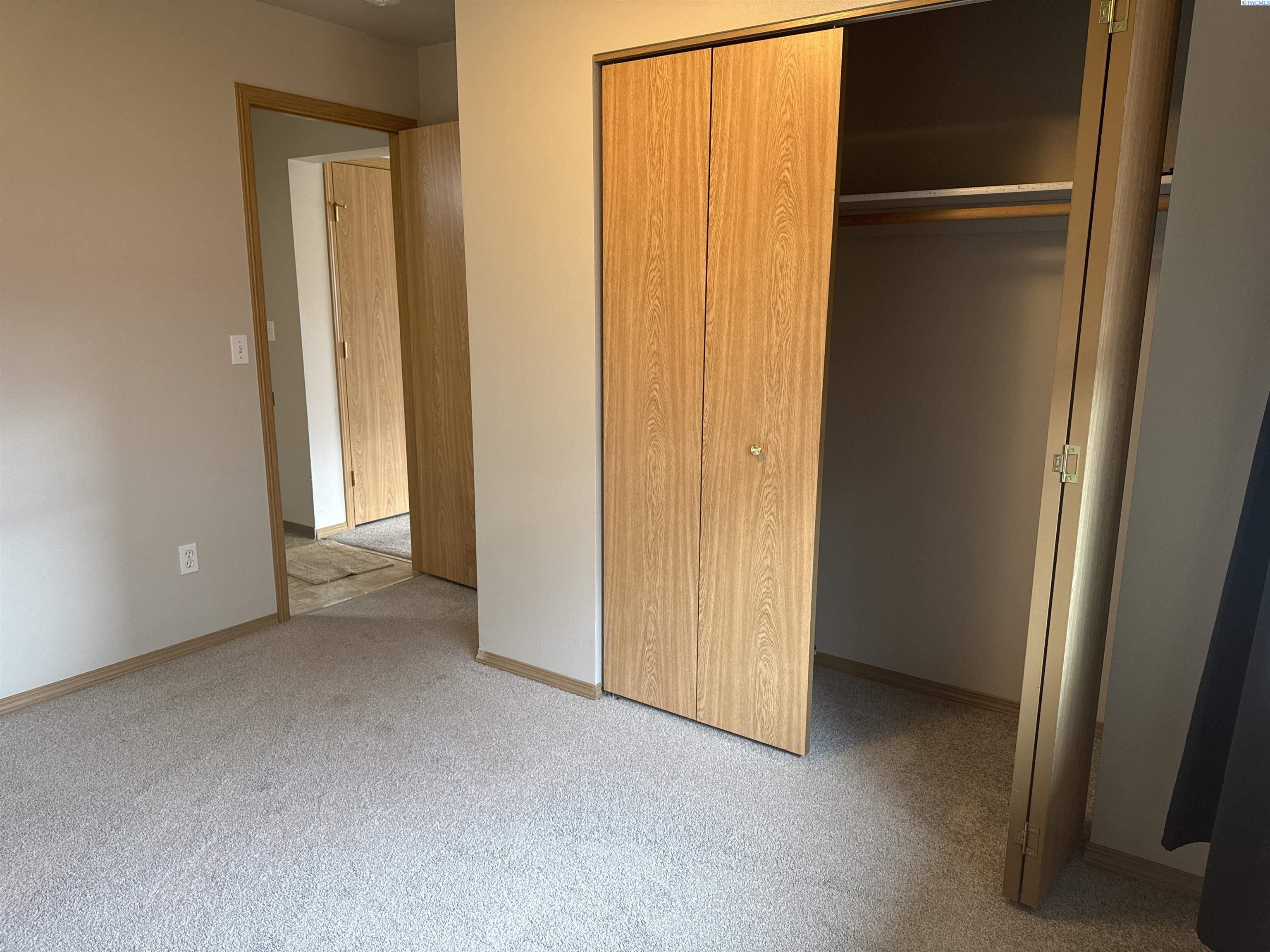 405 NW Terre View Dr