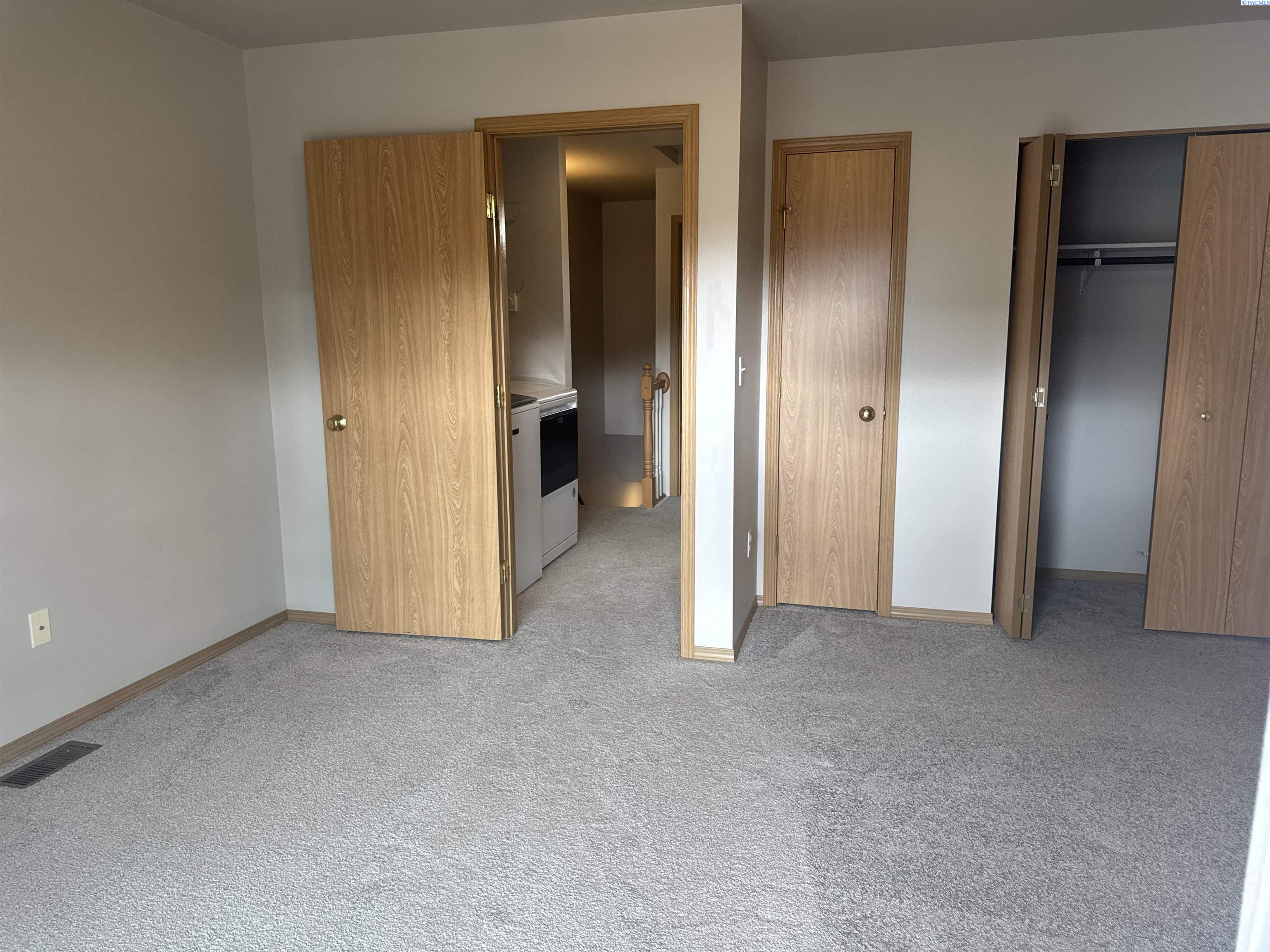 405 NW Terre View Dr