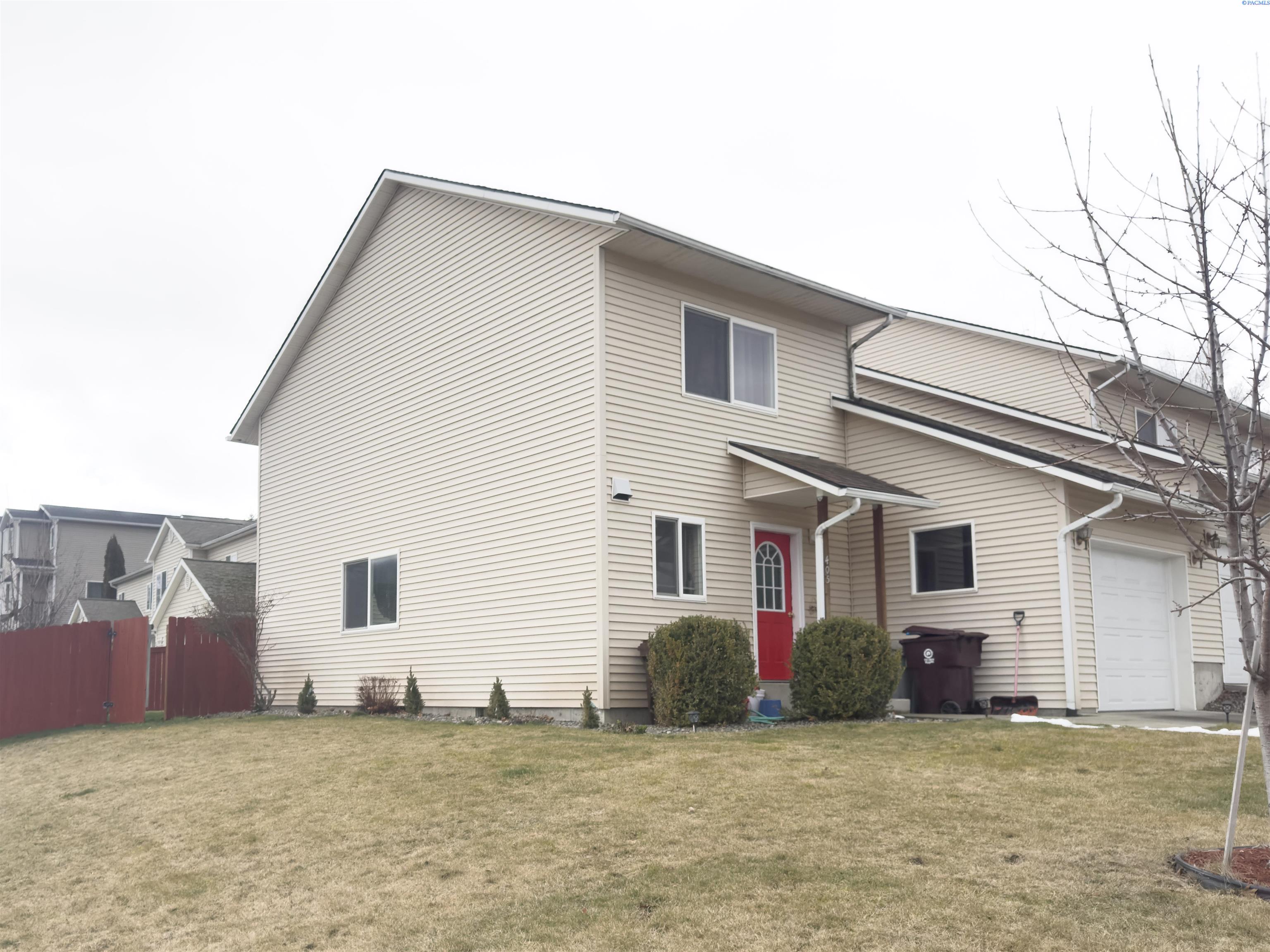 405 NW Terre View Dr