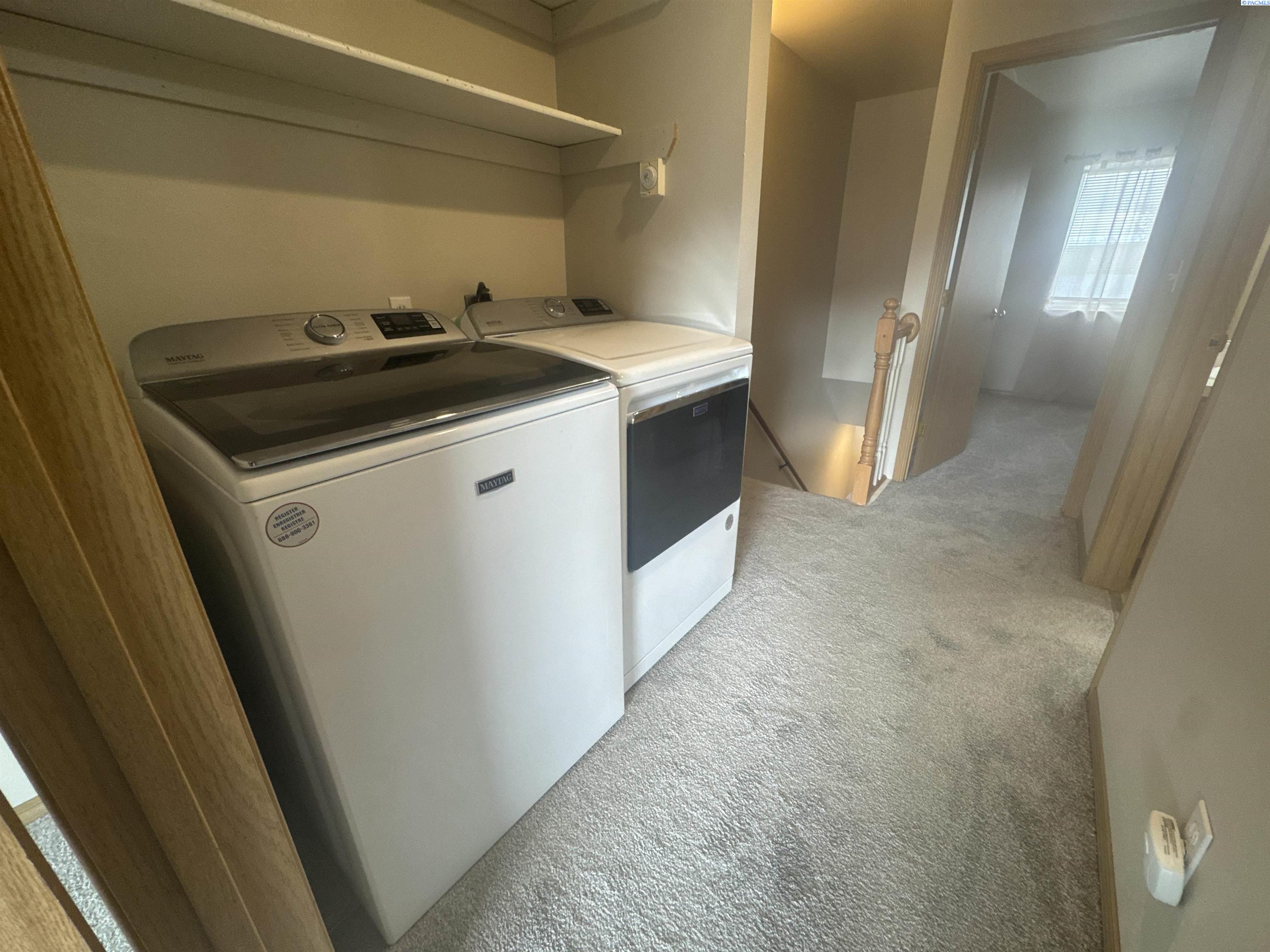 405 NW Terre View Dr