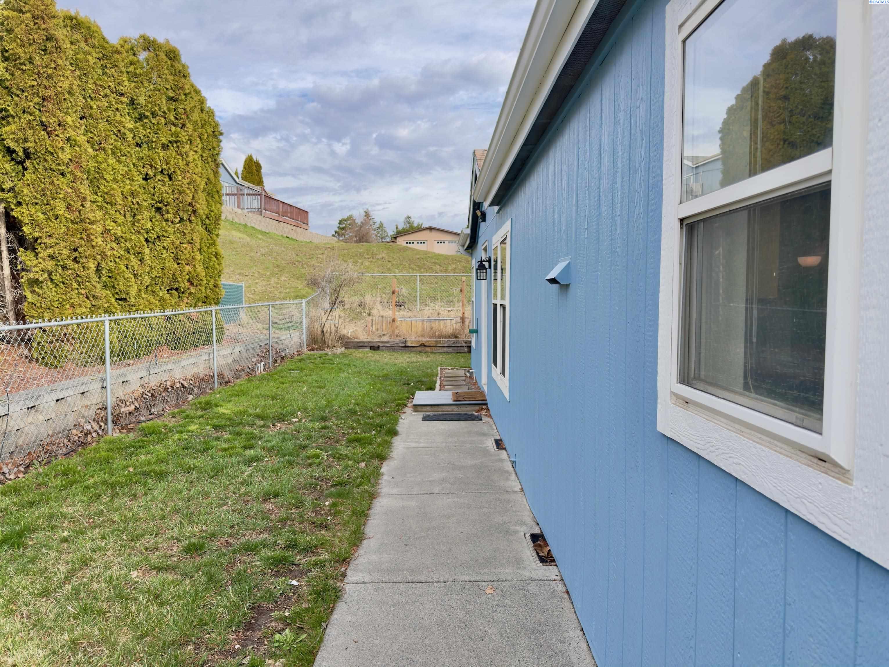 112 NW Glenhaven Drive