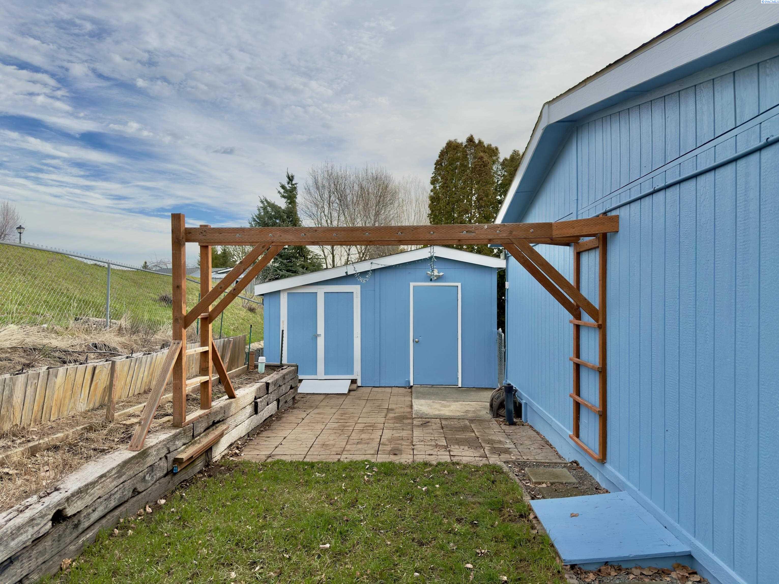 112 NW Glenhaven Drive