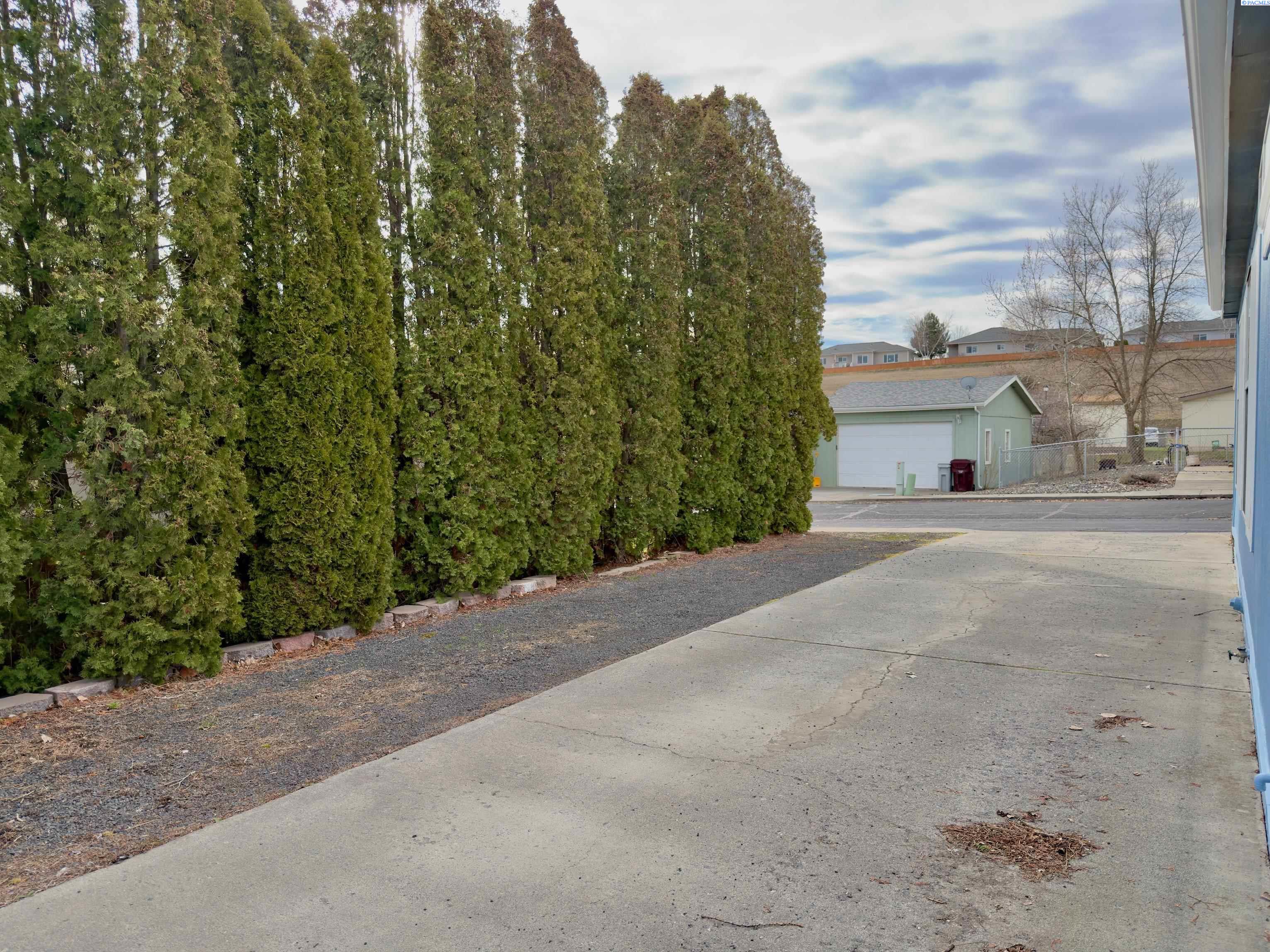 112 NW Glenhaven Drive
