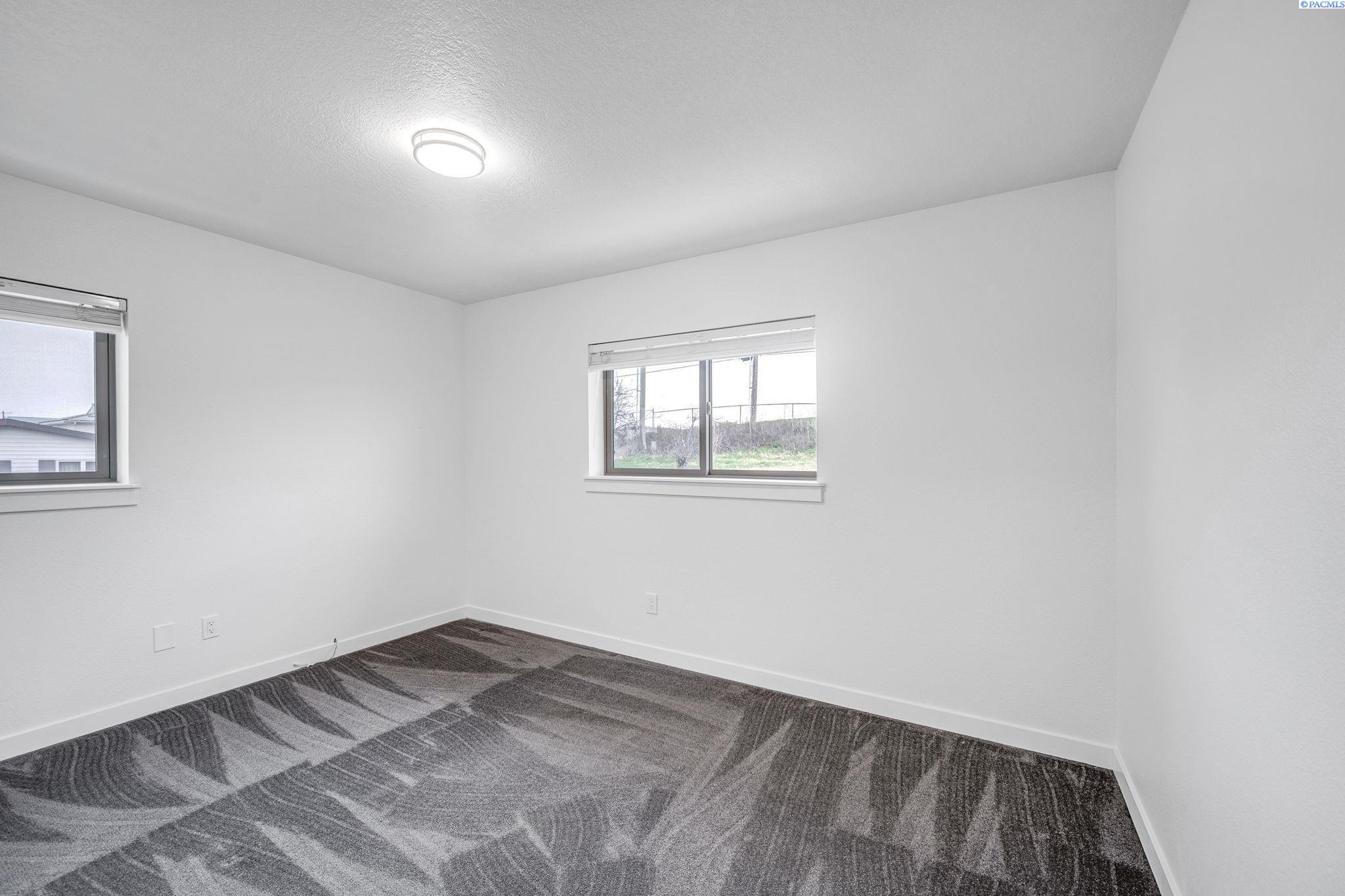 1890 SE Johnson Avenue