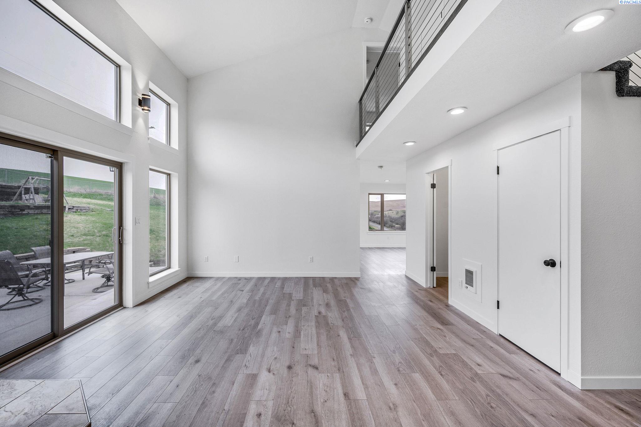 1890 SE Johnson Avenue