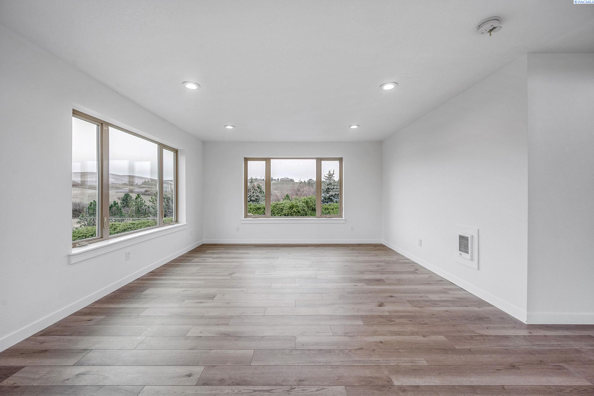 1890 SE Johnson Avenue