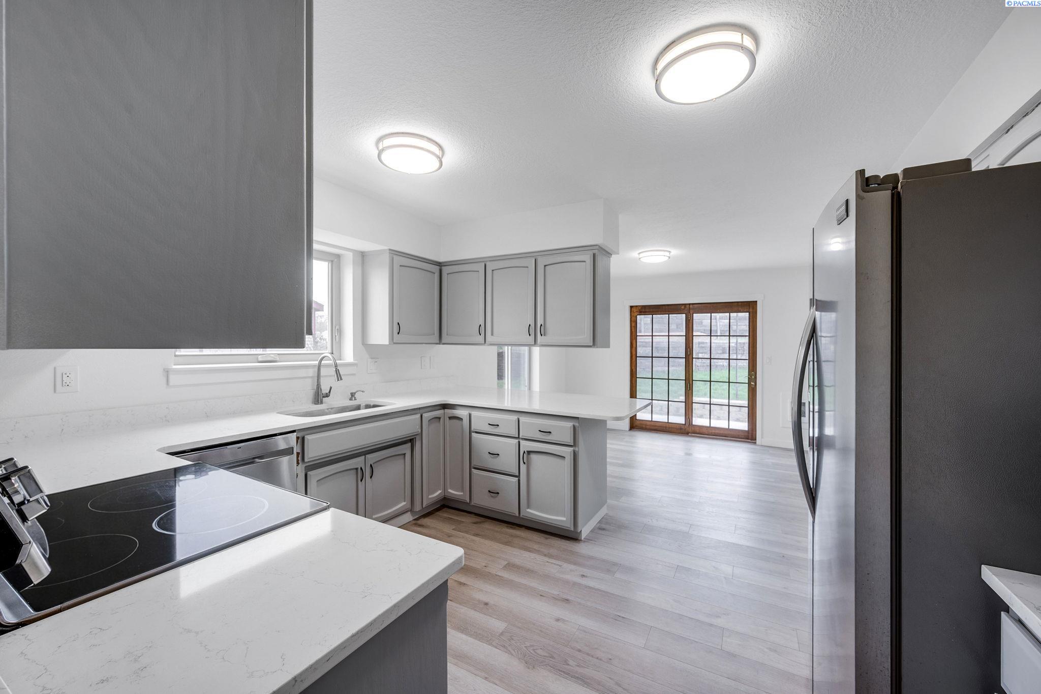 1890 SE Johnson Avenue