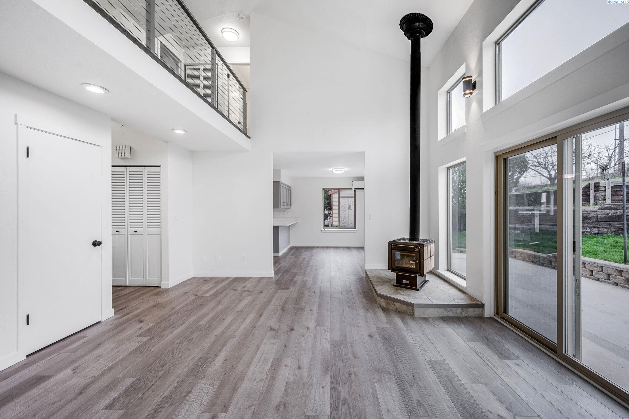 1890 SE Johnson Avenue