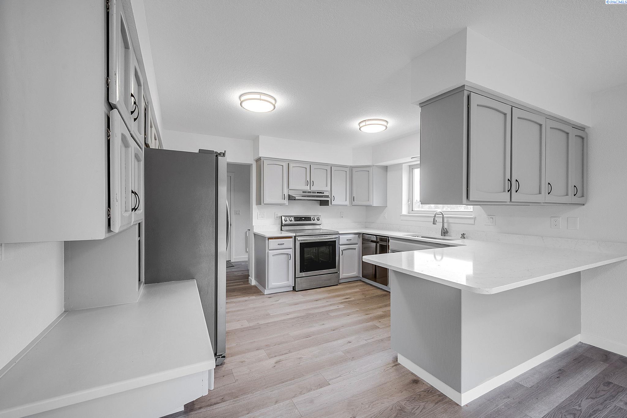 1890 SE Johnson Avenue