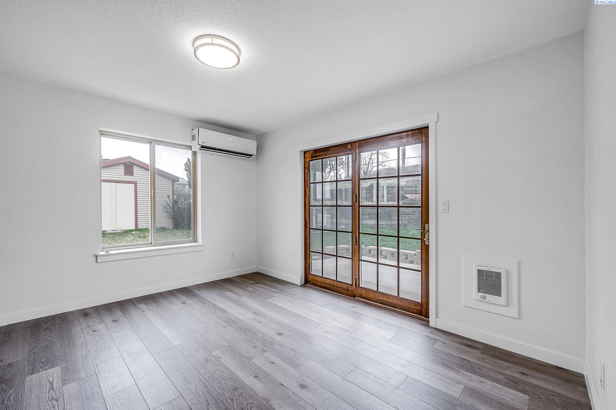 1890 SE Johnson Avenue