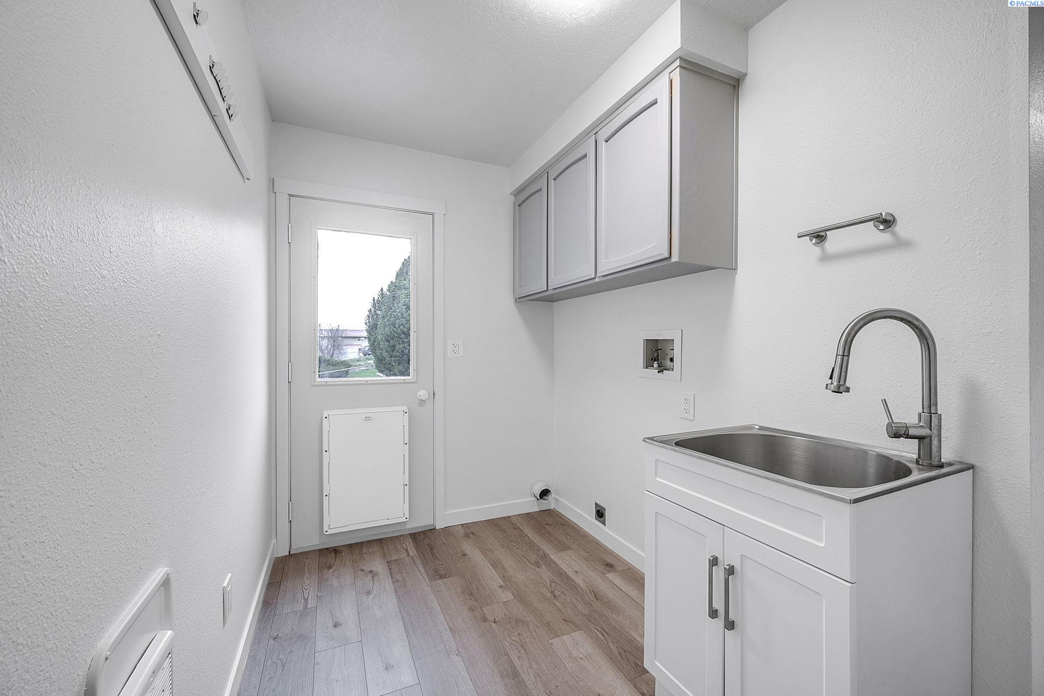 1890 SE Johnson Avenue