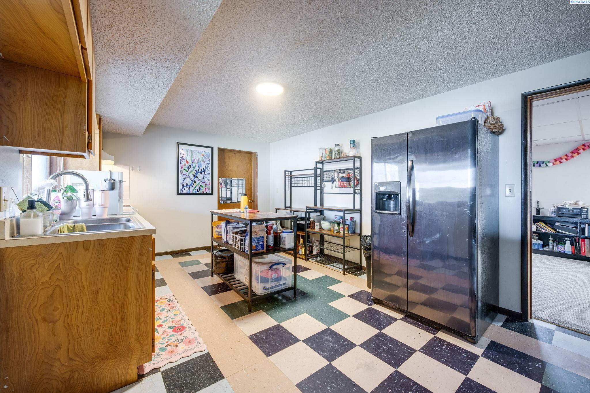 1810 NW Deane Street