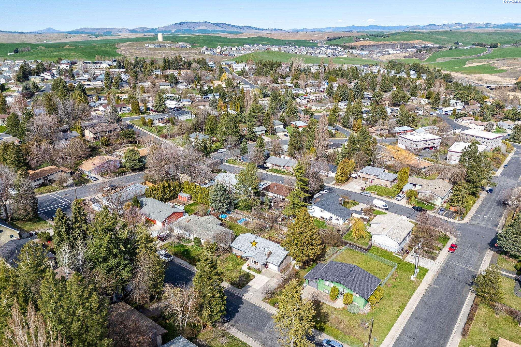 1810 NW Deane Street