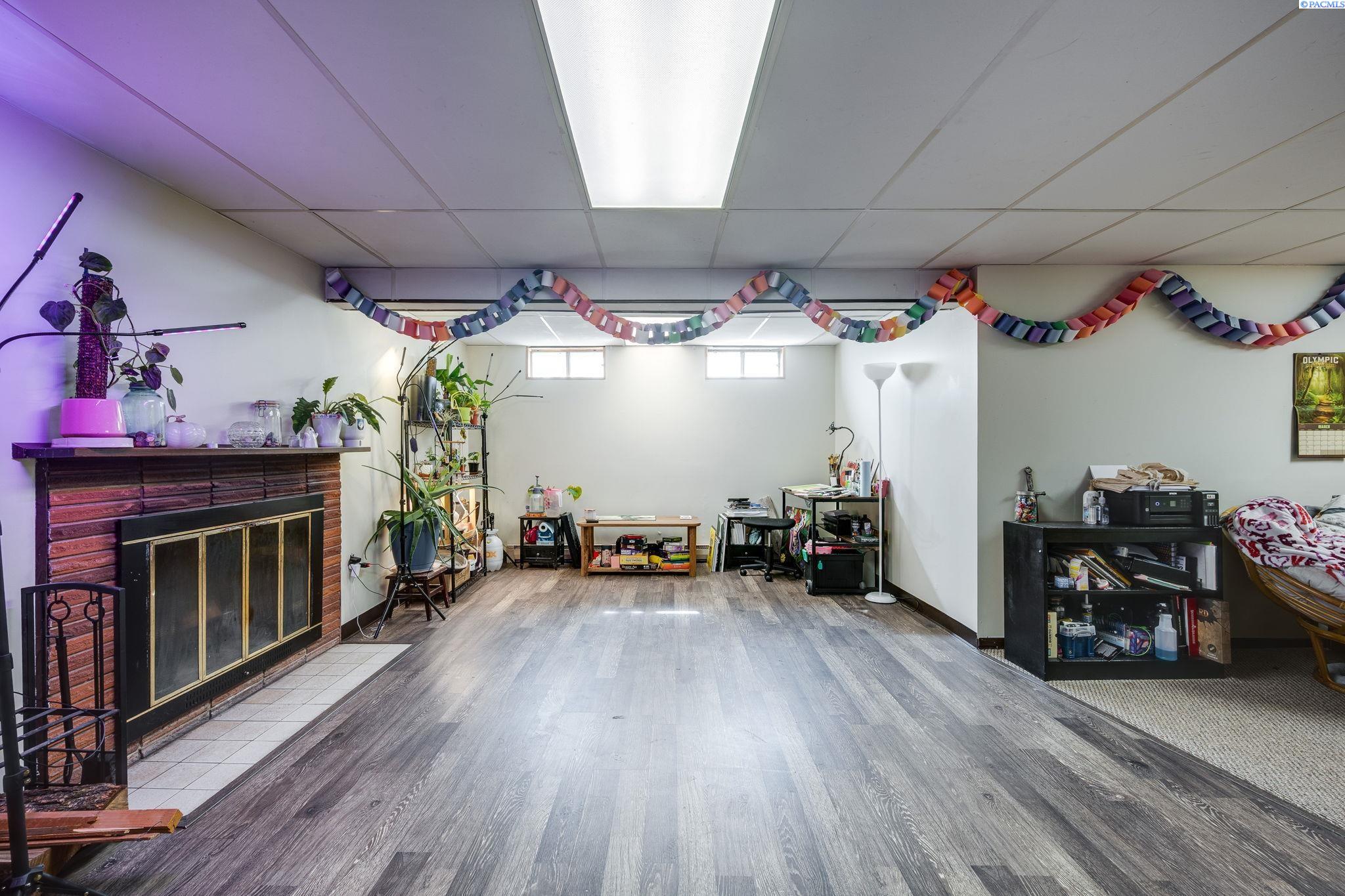 1810 NW Deane Street