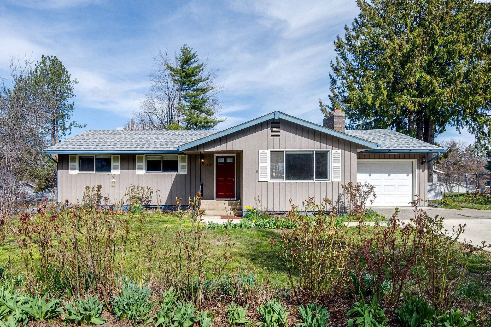 1810 NW Deane Street