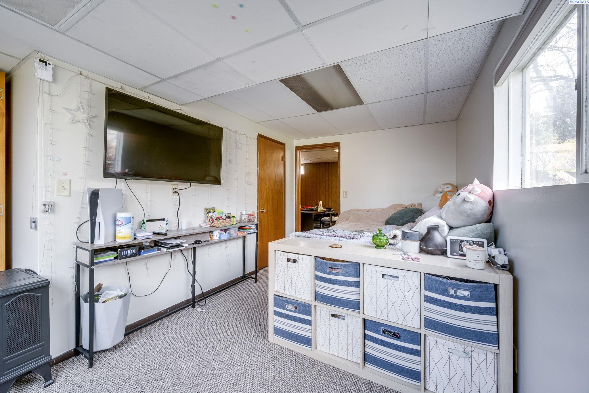 1810 NW Deane Street