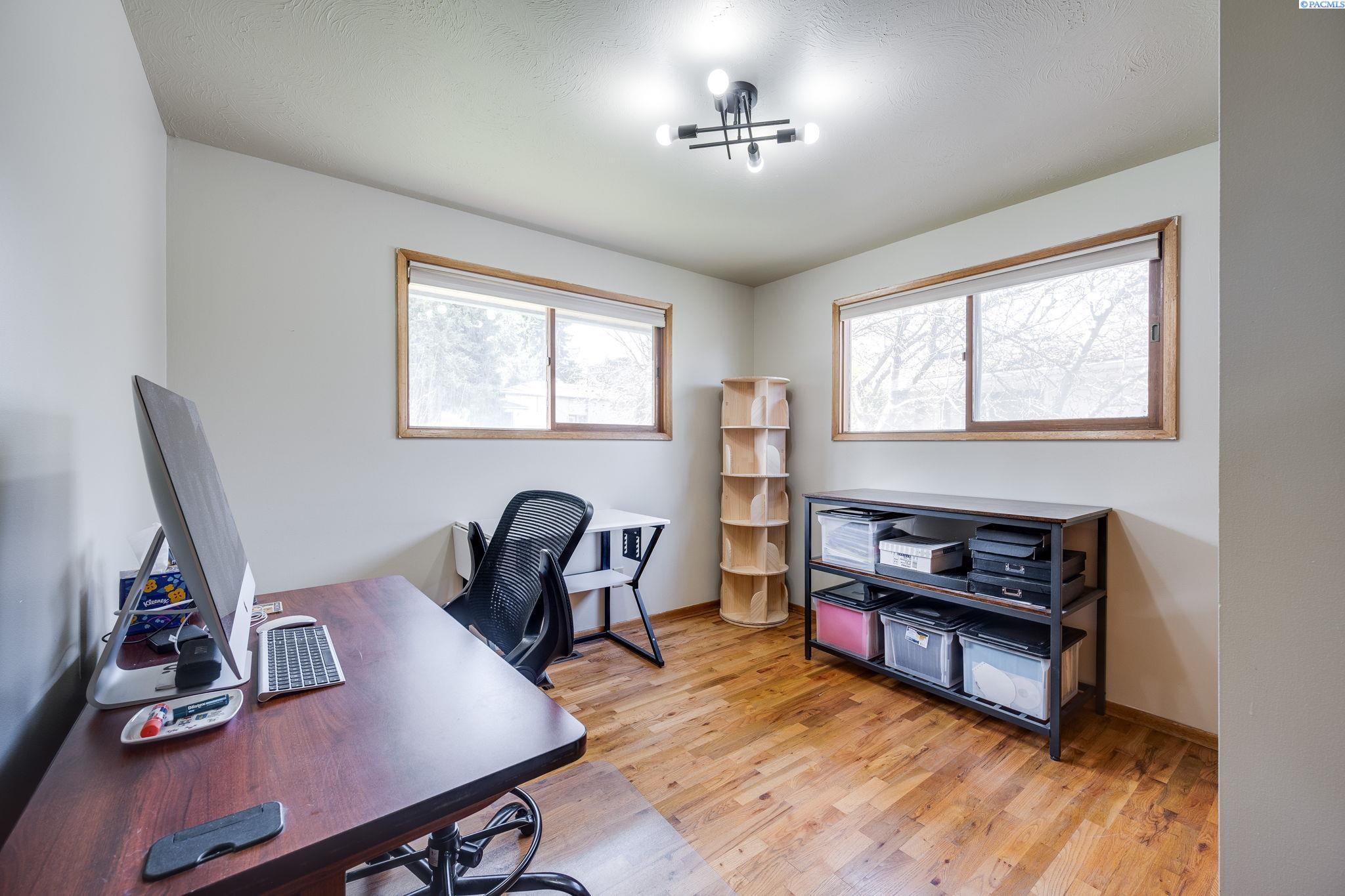 1810 NW Deane Street