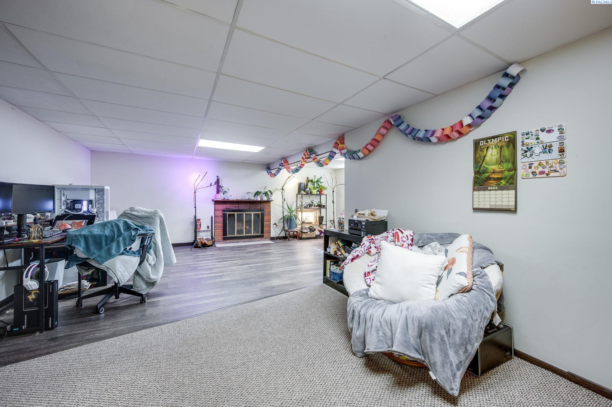 1810 NW Deane Street