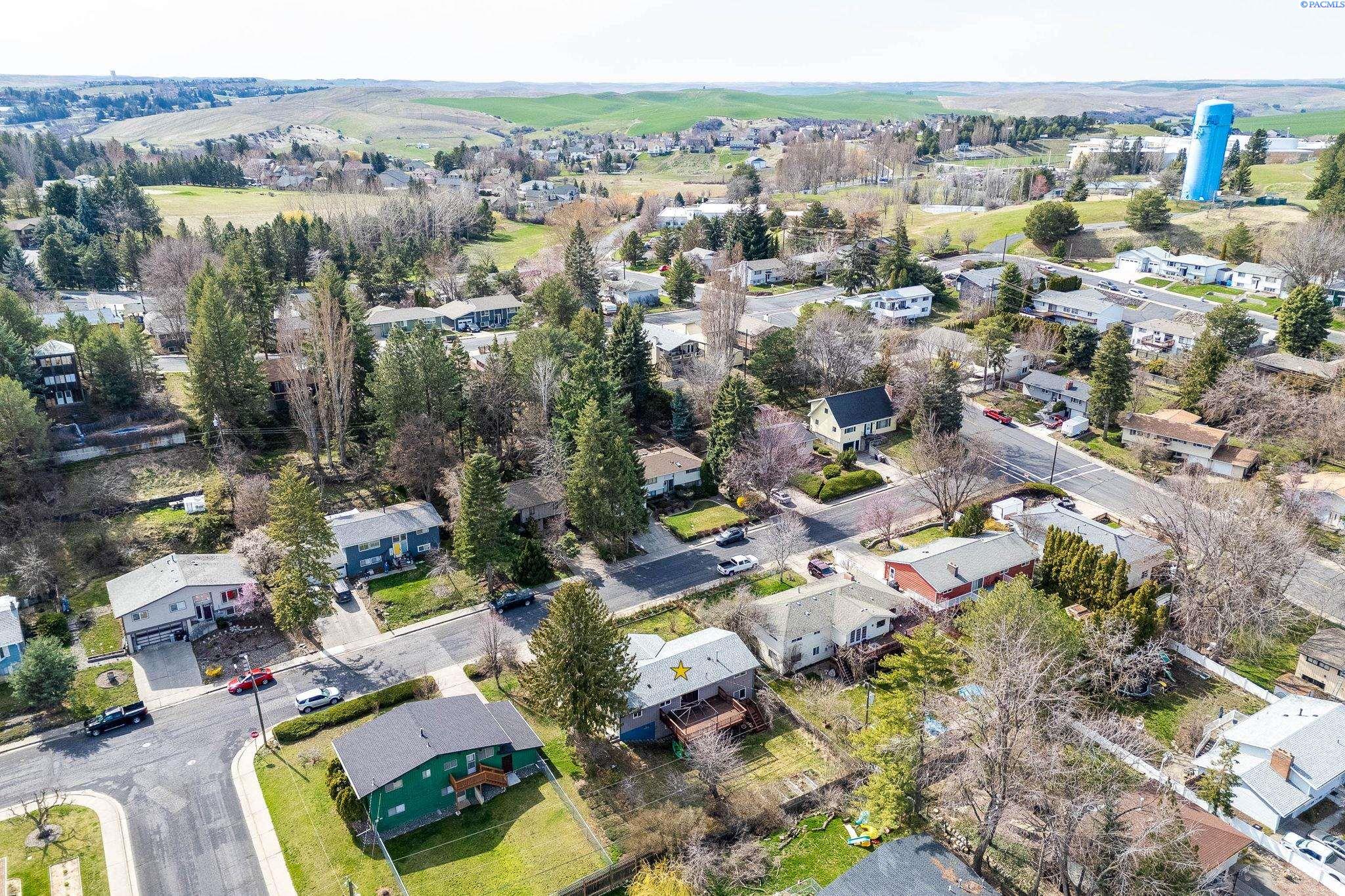 1810 NW Deane Street