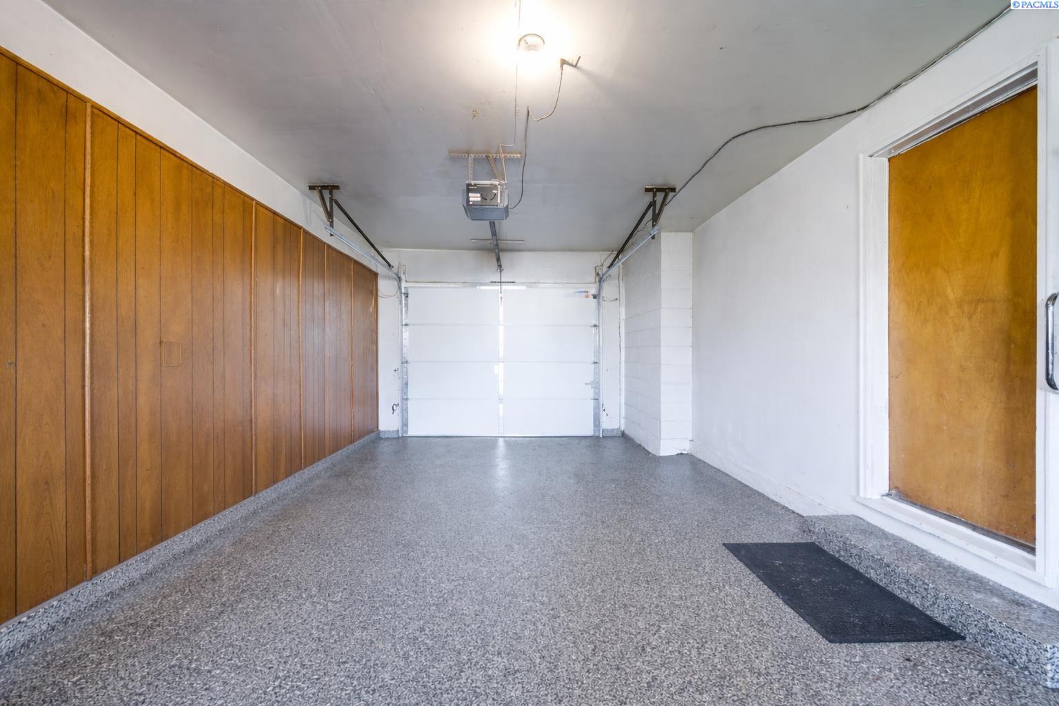 1810 NW Deane Street