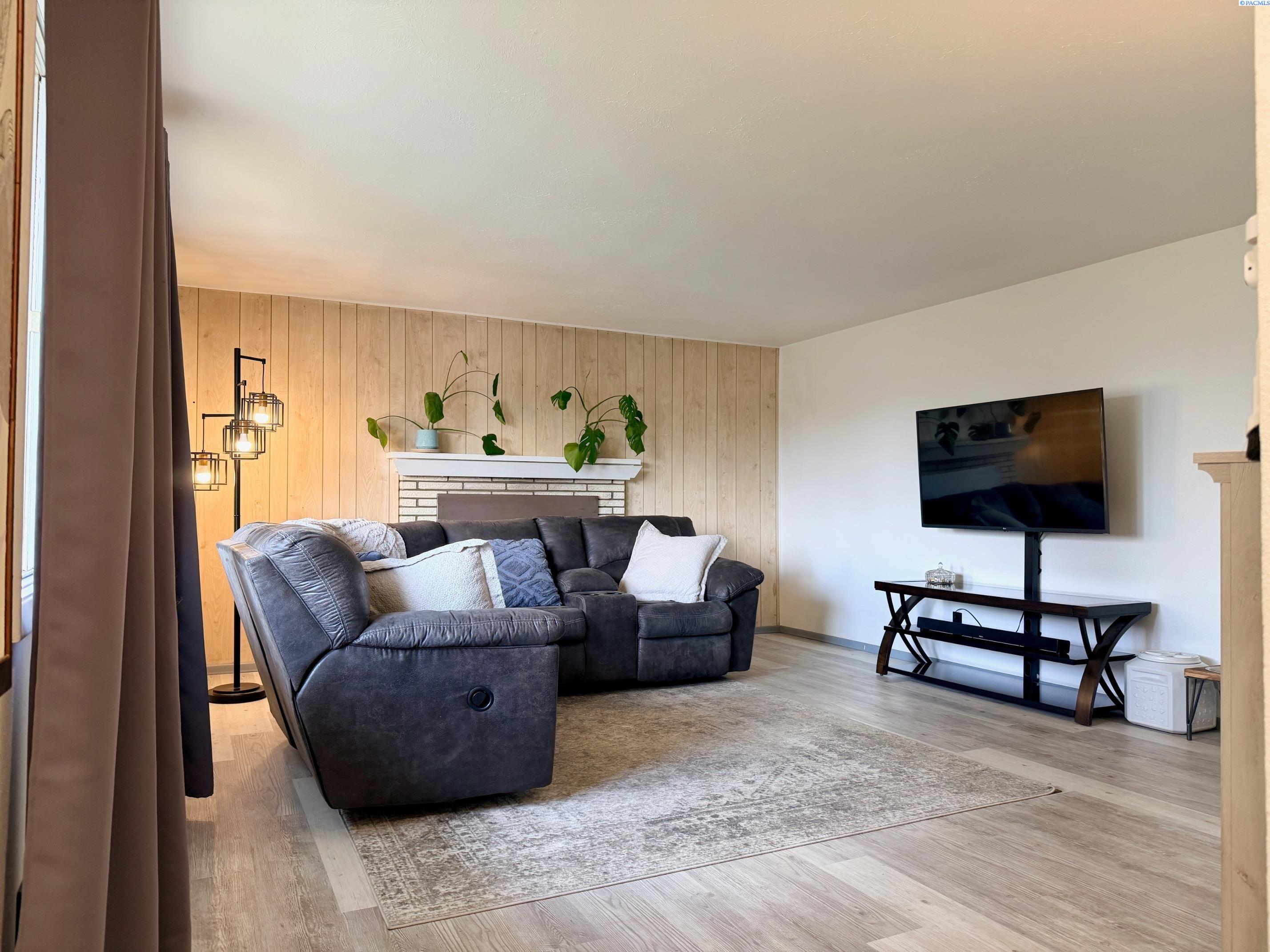 220 NW Timothy Street