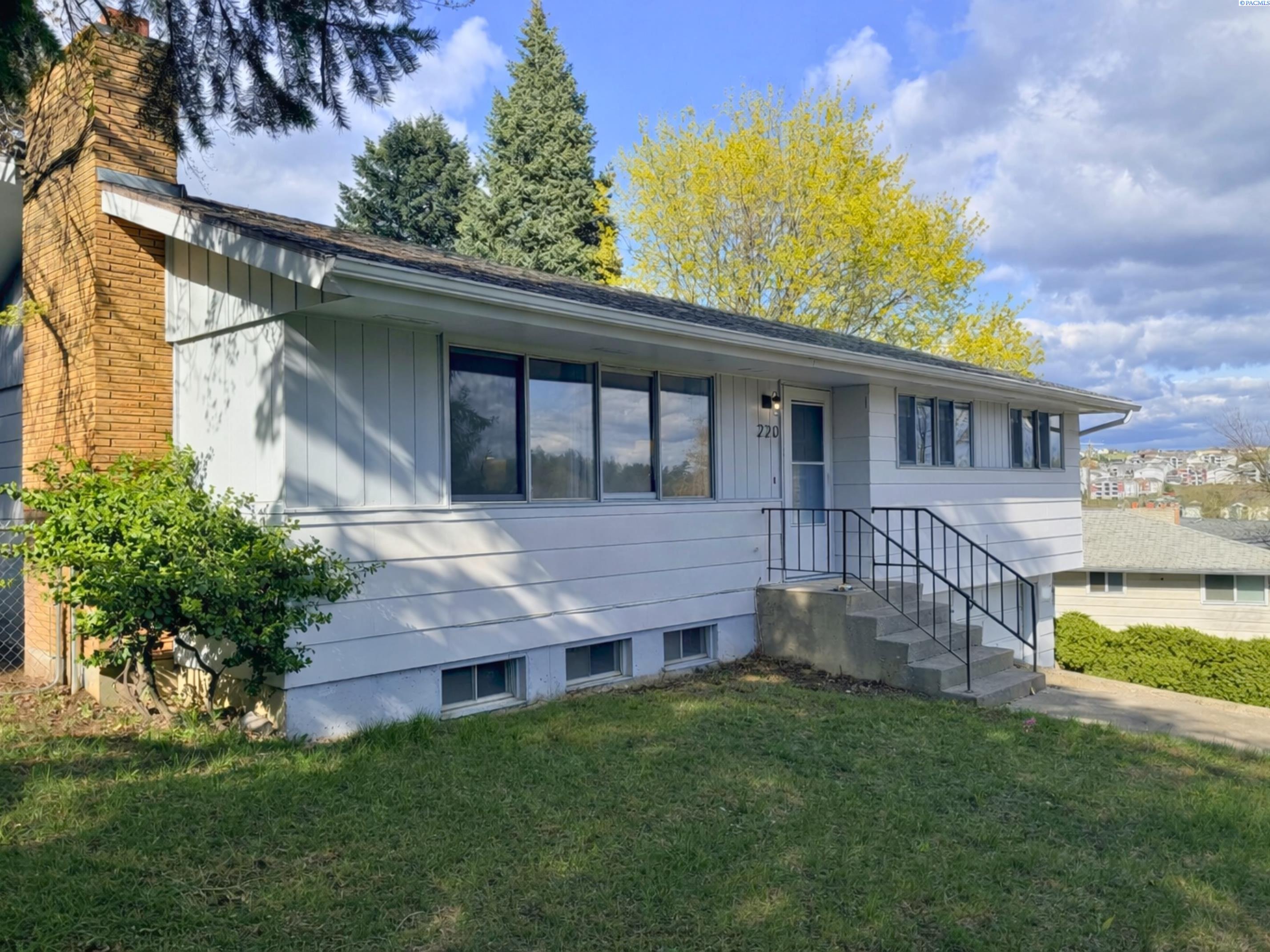 220 NW Timothy Street