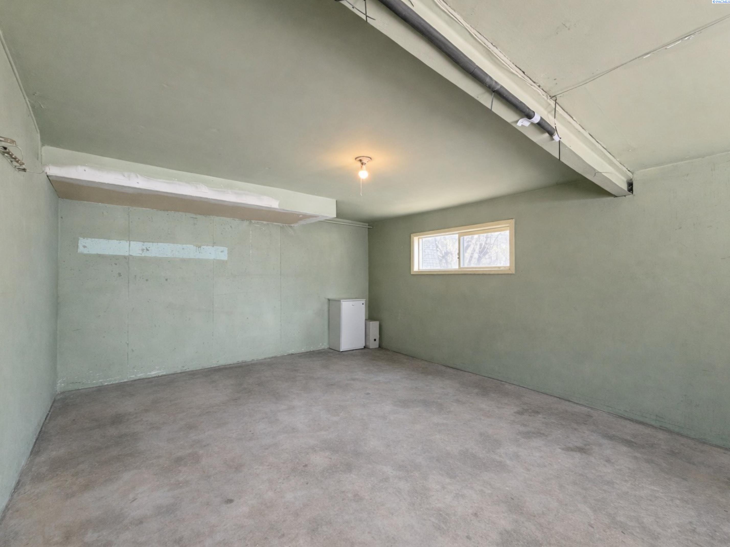 220 NW Timothy Street