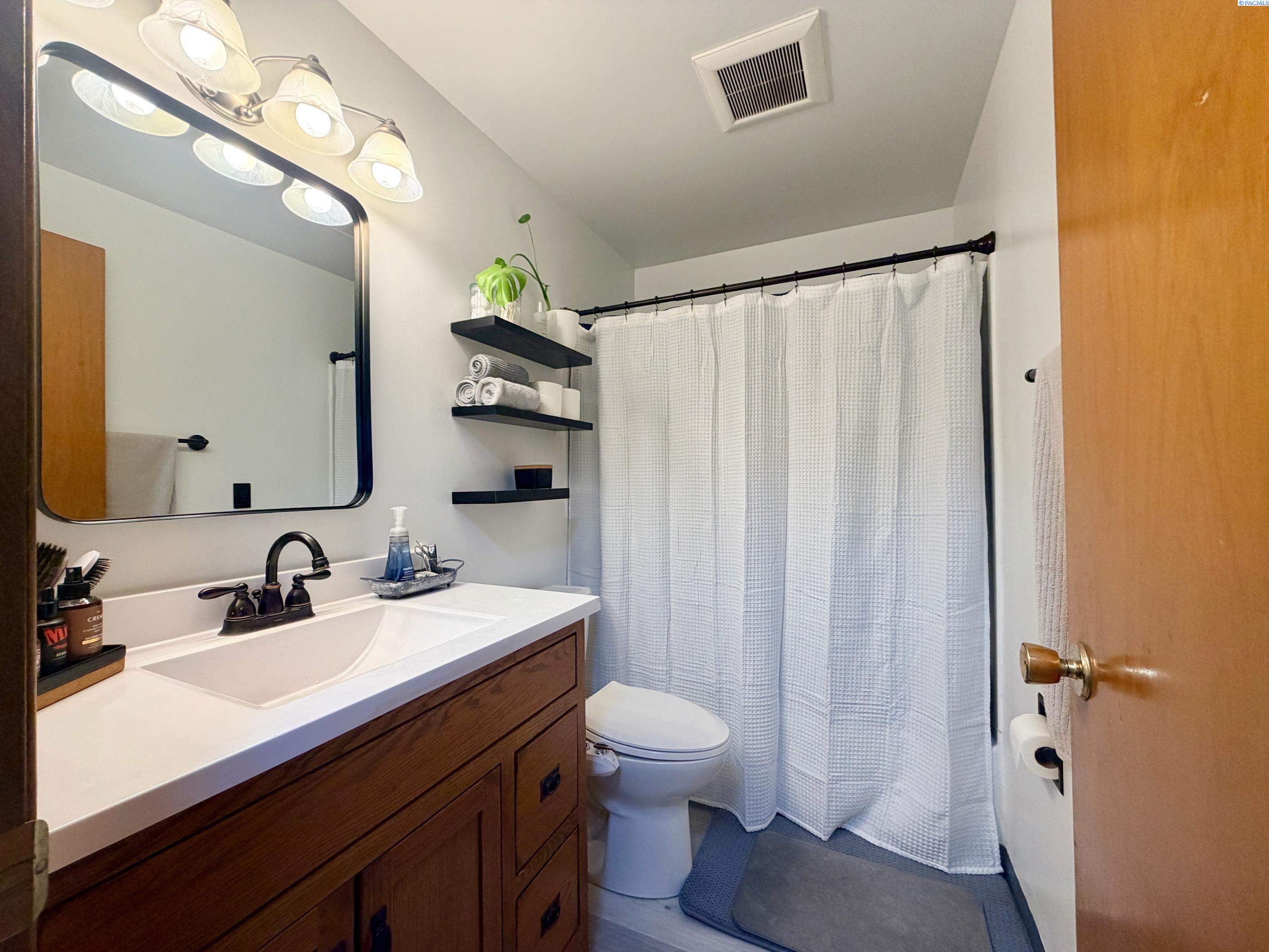 220 NW Timothy Street