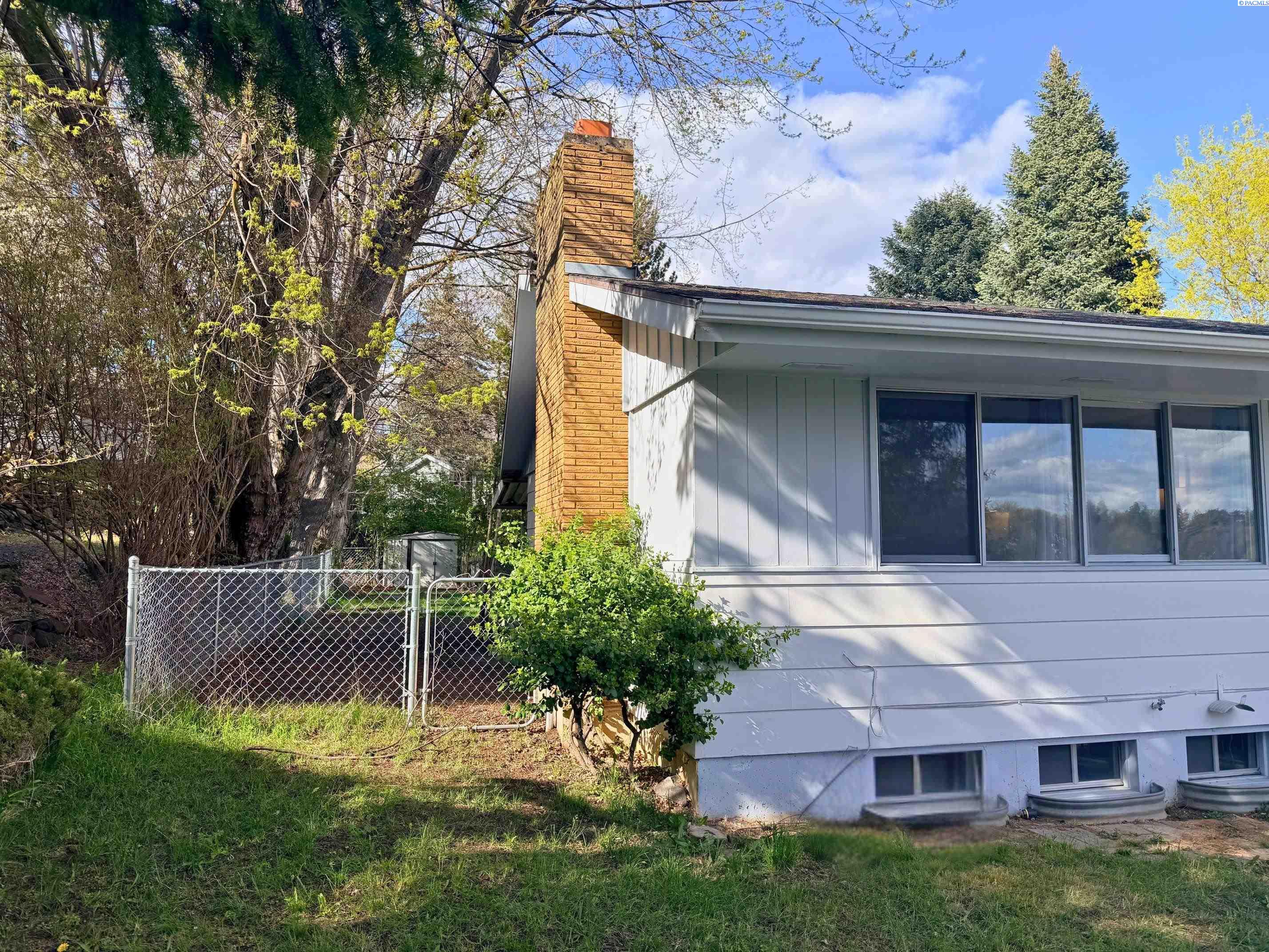 220 NW Timothy Street