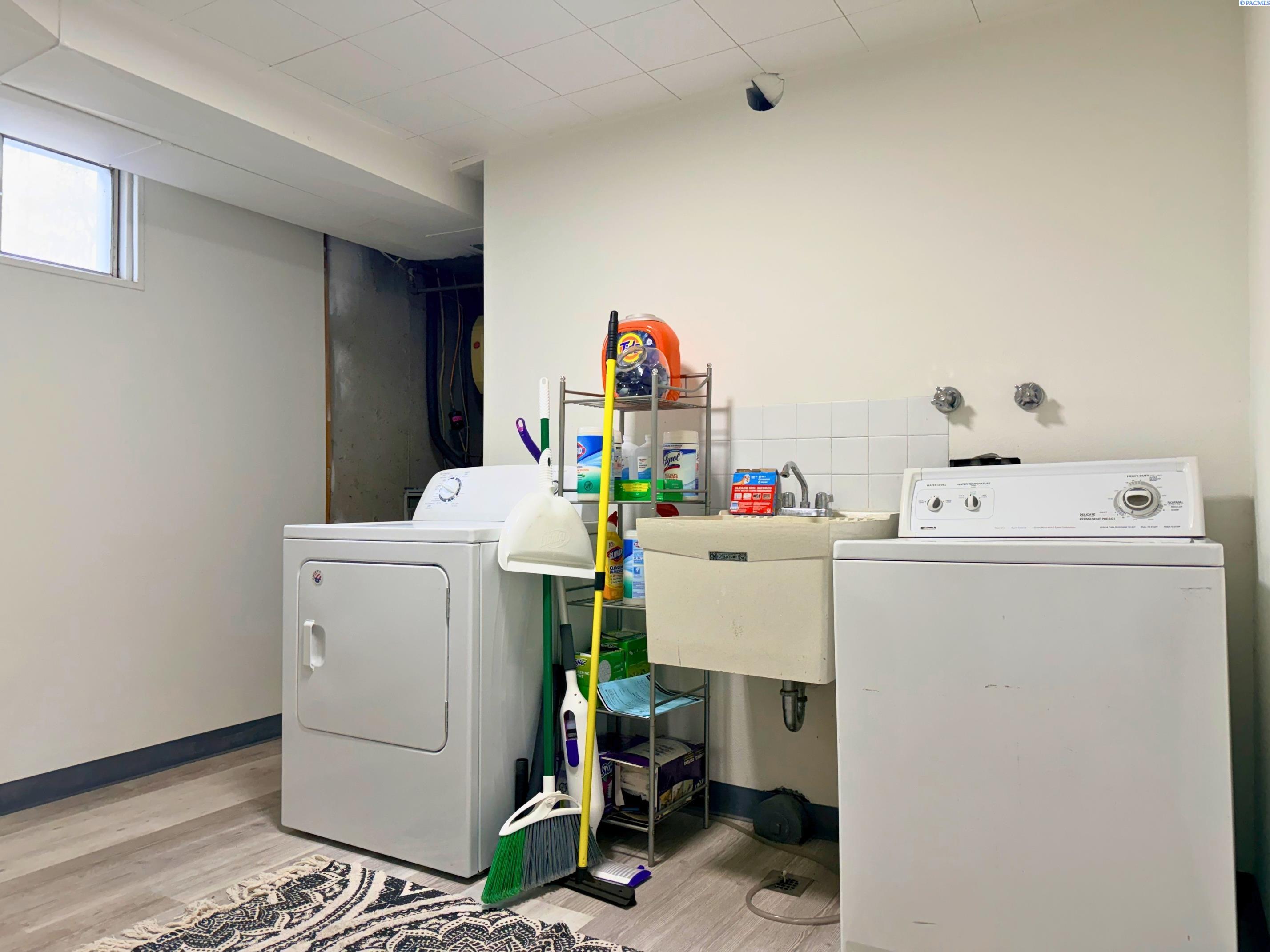 220 NW Timothy Street