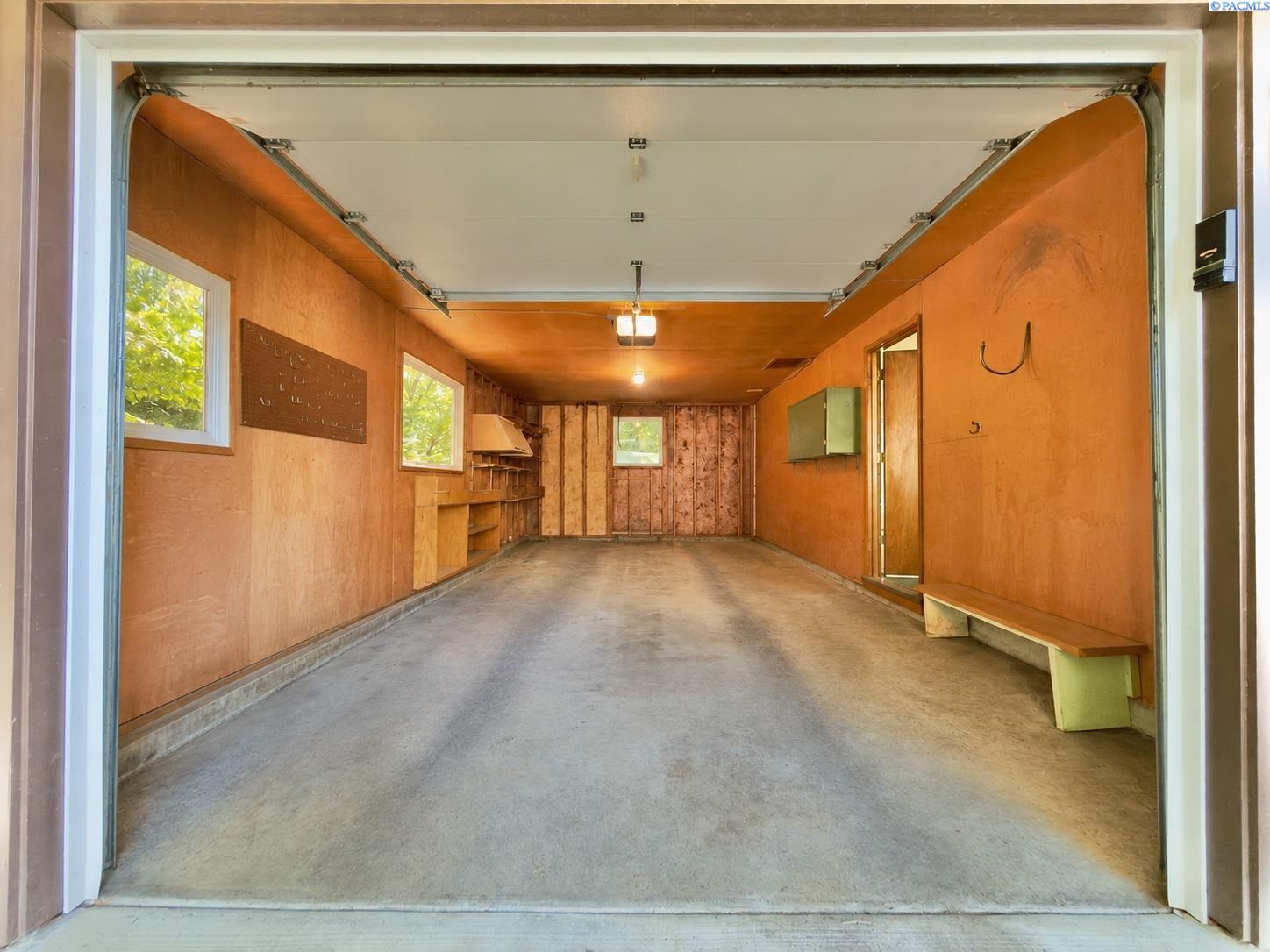 1305 NW Haven Circle