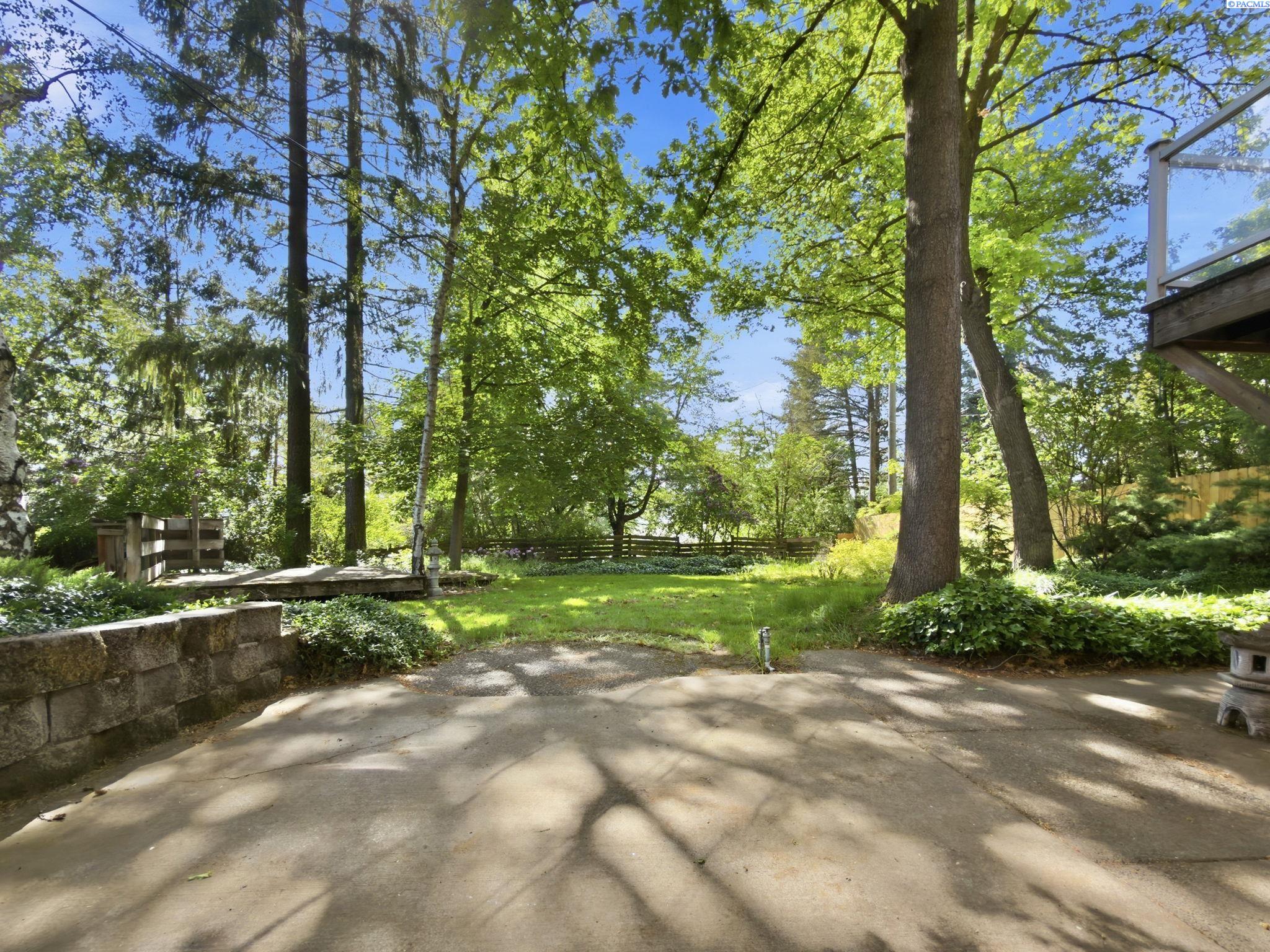 1305 NW Haven Circle