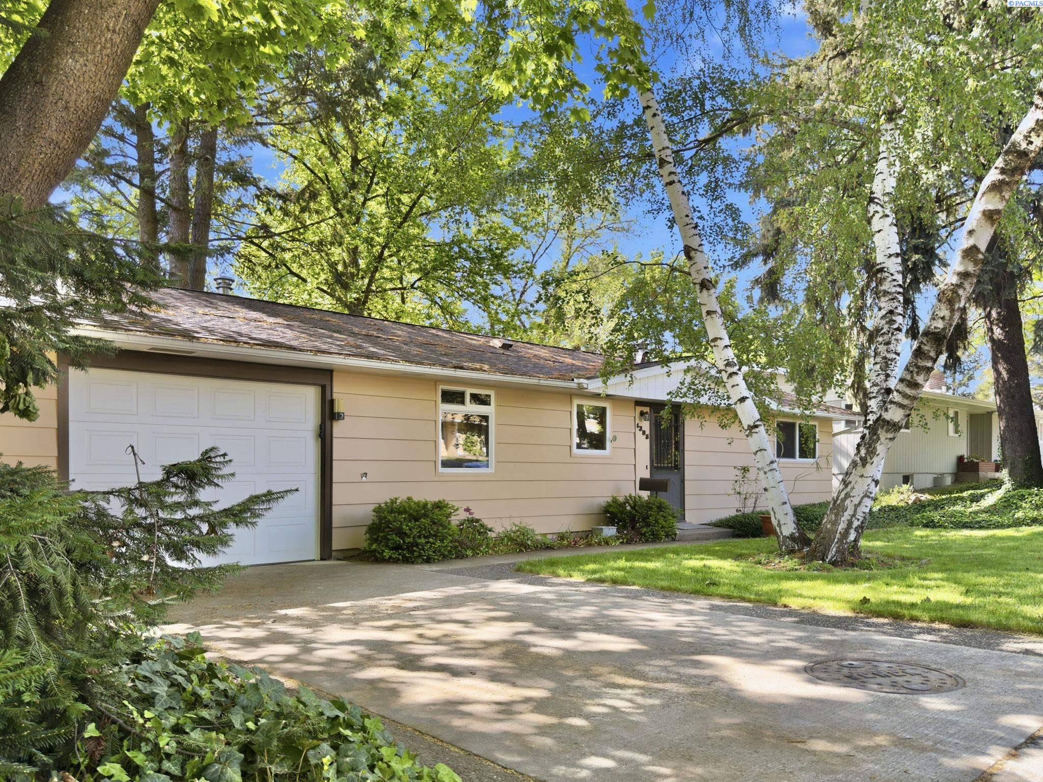 1305 NW Haven Circle