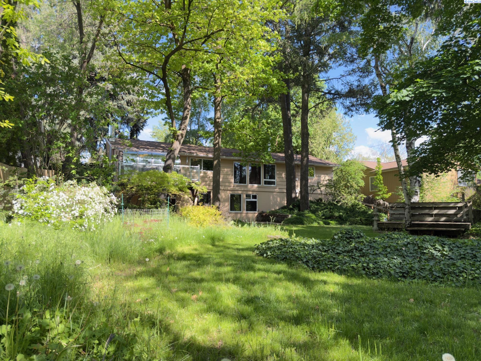 1305 NW Haven Circle