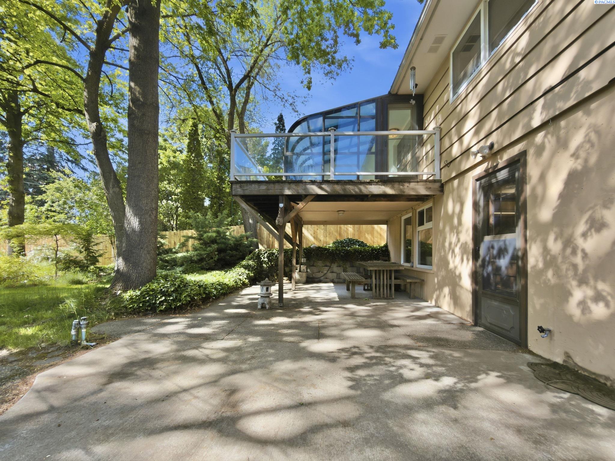 1305 NW Haven Circle
